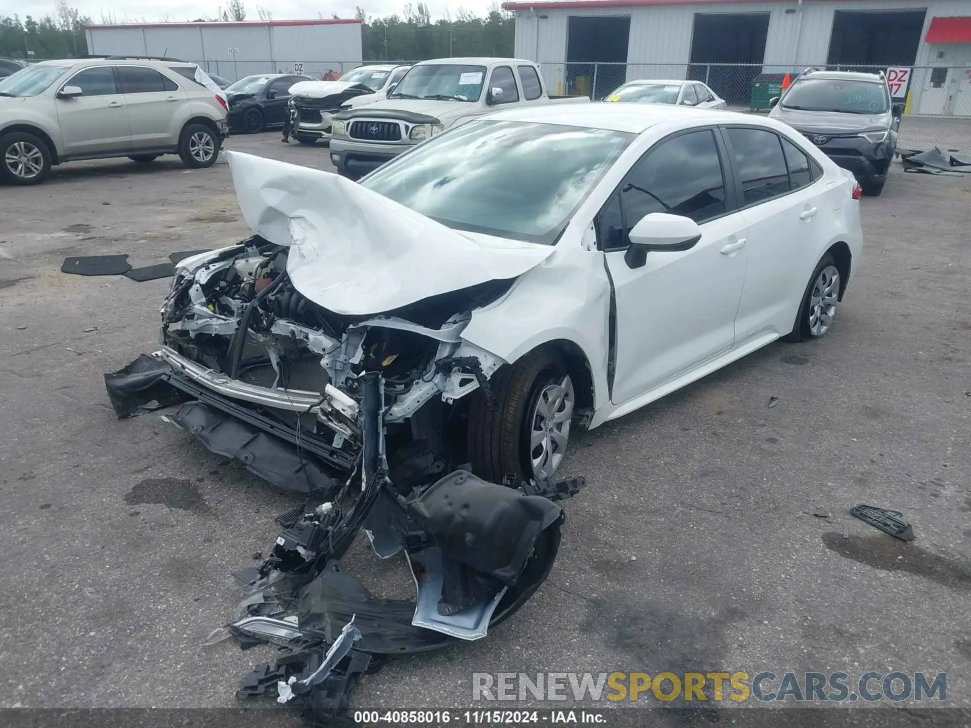 2 fotografías del automóvil dañado 5YFEPMAE2NP288295 TOYOTA COROLLA 2022