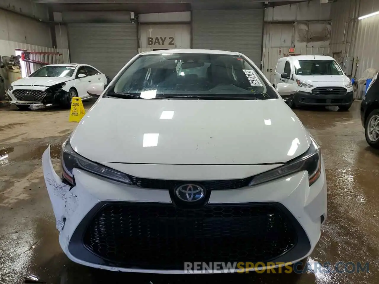 5 fotografías del automóvil dañado 5YFEPMAE2NP298812 TOYOTA COROLLA 2022