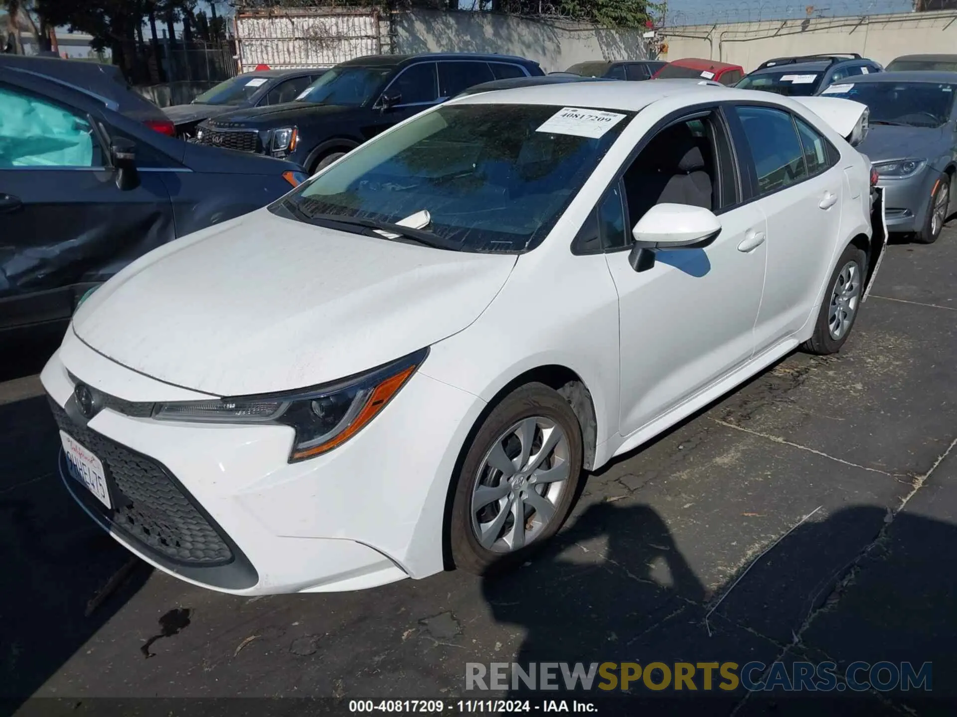 2 fotografías del automóvil dañado 5YFEPMAE2NP299894 TOYOTA COROLLA 2022