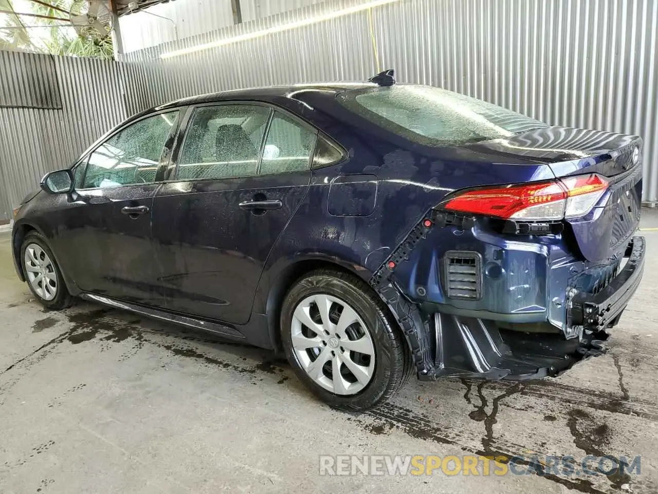 2 fotografías del automóvil dañado 5YFEPMAE2NP310442 TOYOTA COROLLA 2022