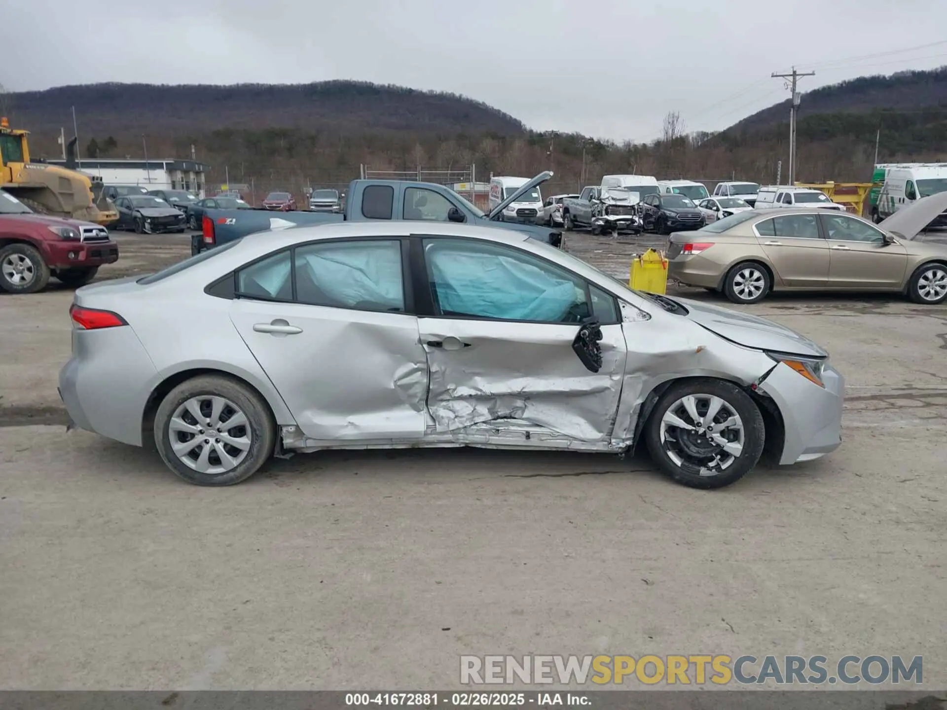 13 fotografías del automóvil dañado 5YFEPMAE2NP327306 TOYOTA COROLLA 2022