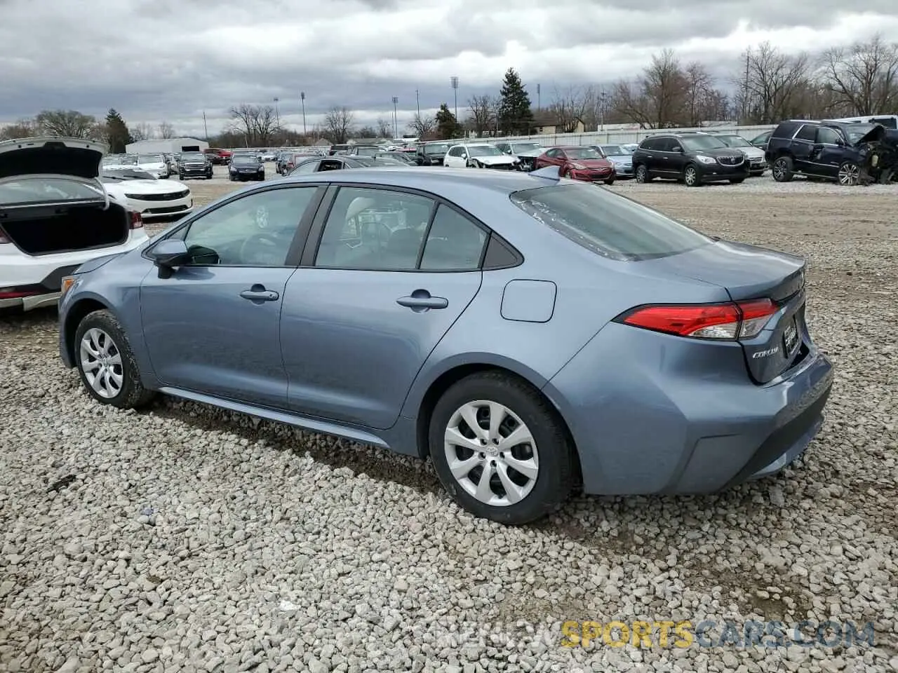 2 fotografías del automóvil dañado 5YFEPMAE2NP329704 TOYOTA COROLLA 2022