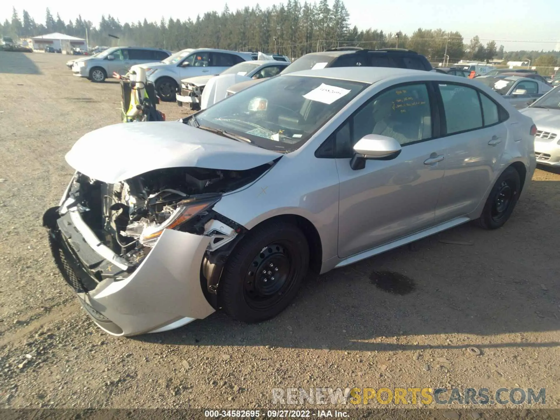 2 fotografías del automóvil dañado 5YFEPMAE2NP357406 TOYOTA COROLLA 2022