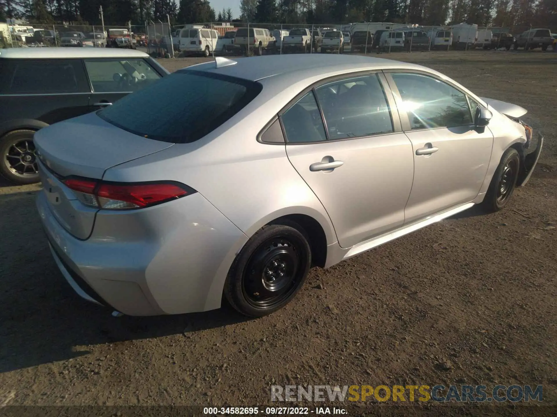 4 fotografías del automóvil dañado 5YFEPMAE2NP357406 TOYOTA COROLLA 2022