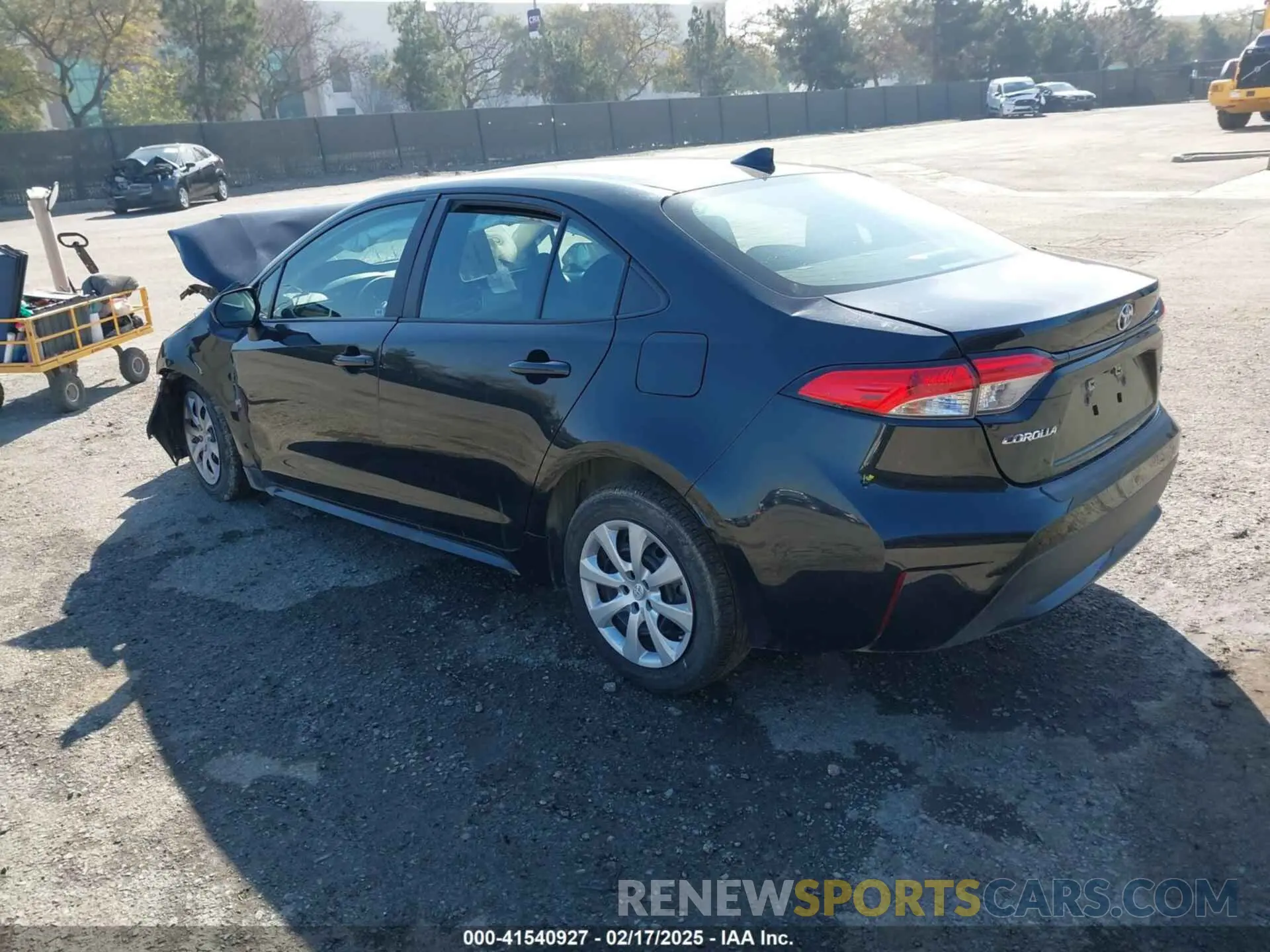 3 fotografías del automóvil dañado 5YFEPMAE2NP373203 TOYOTA COROLLA 2022