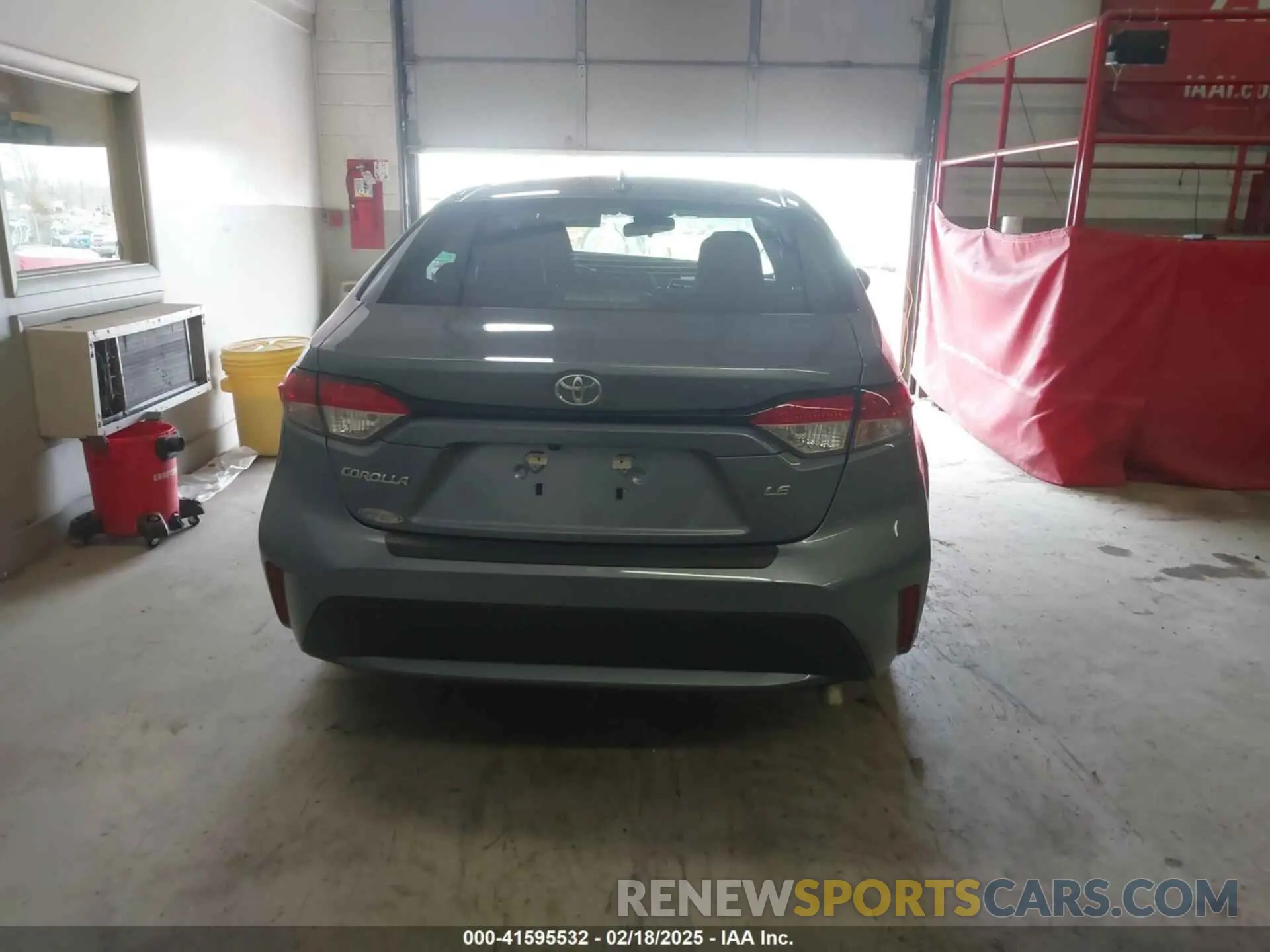 17 fotografías del automóvil dañado 5YFEPMAE2NP383911 TOYOTA COROLLA 2022