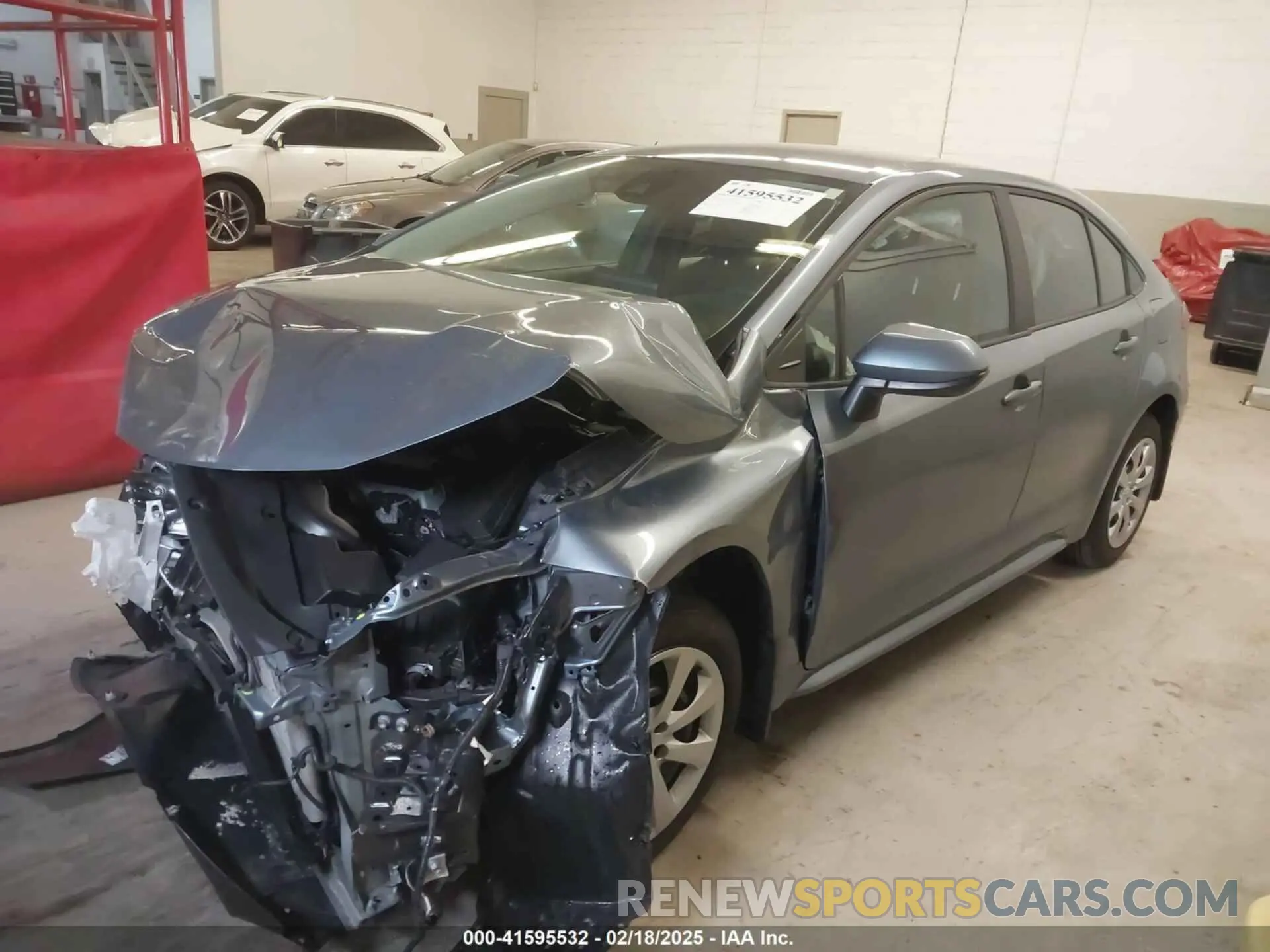 2 fotografías del automóvil dañado 5YFEPMAE2NP383911 TOYOTA COROLLA 2022
