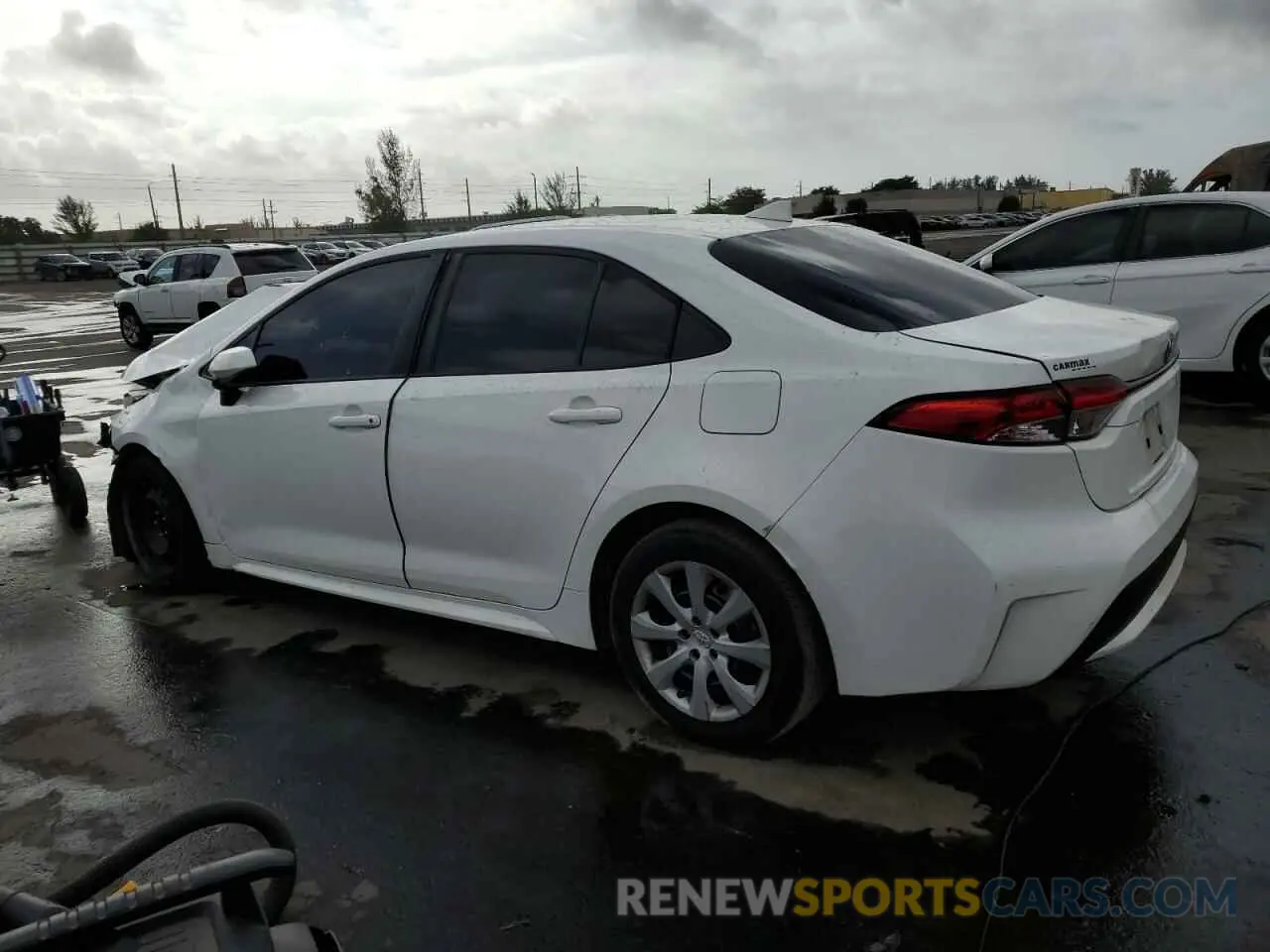 2 fotografías del automóvil dañado 5YFEPMAE3NP275152 TOYOTA COROLLA 2022