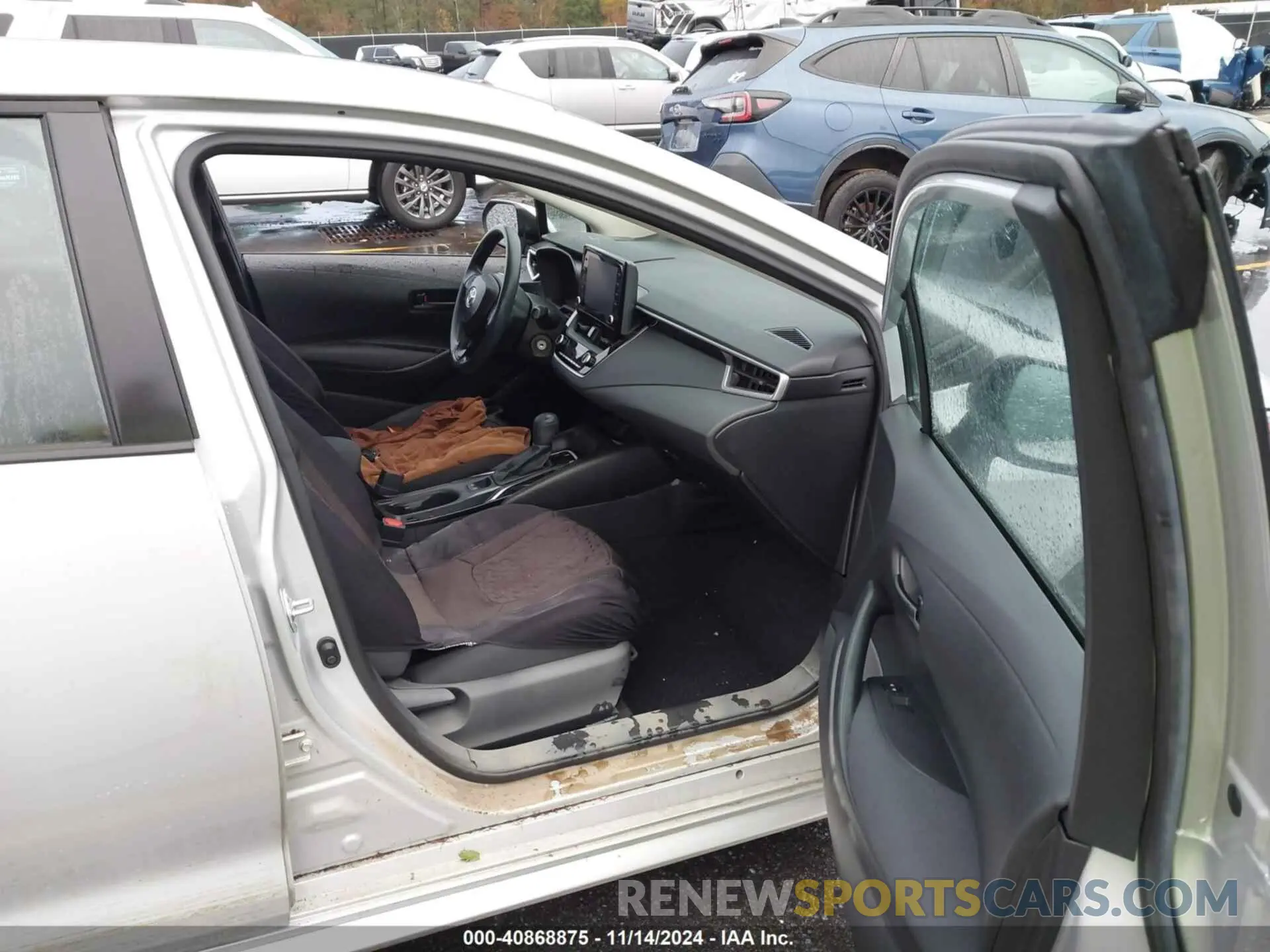 5 fotografías del automóvil dañado 5YFEPMAE3NP282828 TOYOTA COROLLA 2022