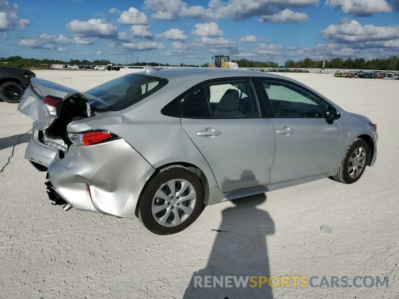 3 fotografías del automóvil dañado 5YFEPMAE3NP295675 TOYOTA COROLLA 2022