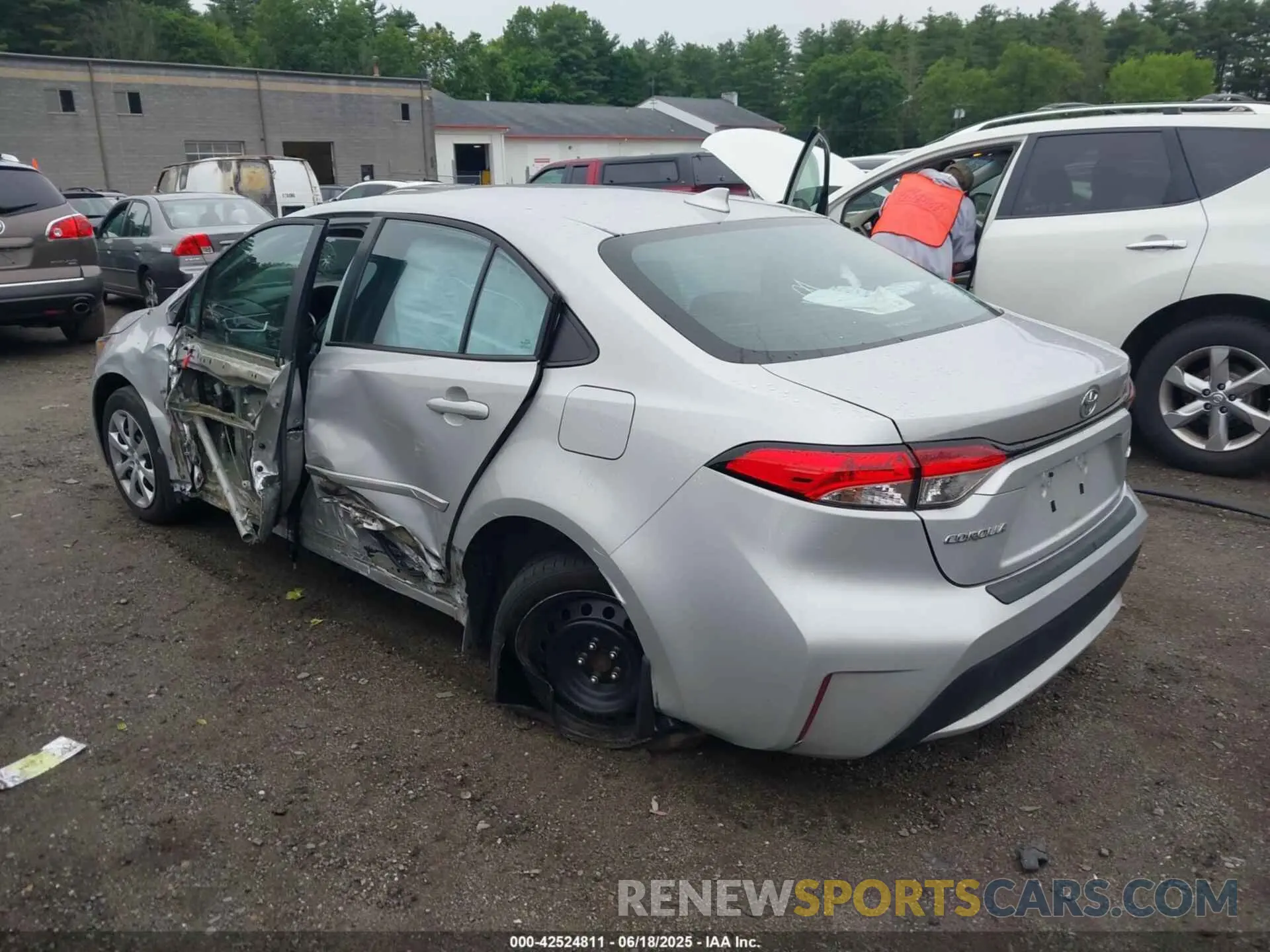 3 fotografías del automóvil dañado 5YFEPMAE3NP312751 TOYOTA COROLLA 2022