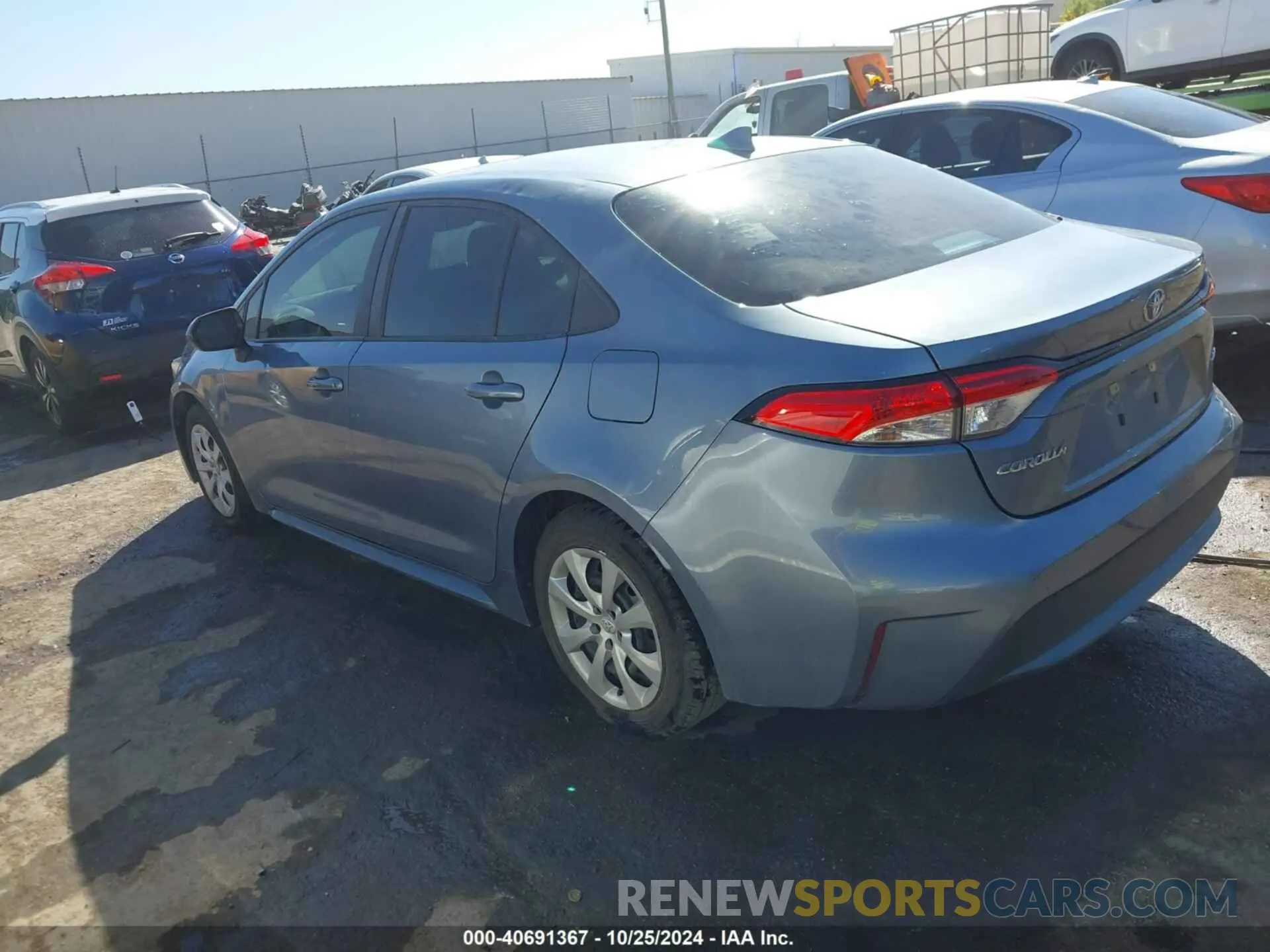 3 fotografías del automóvil dañado 5YFEPMAE3NP335754 TOYOTA COROLLA 2022