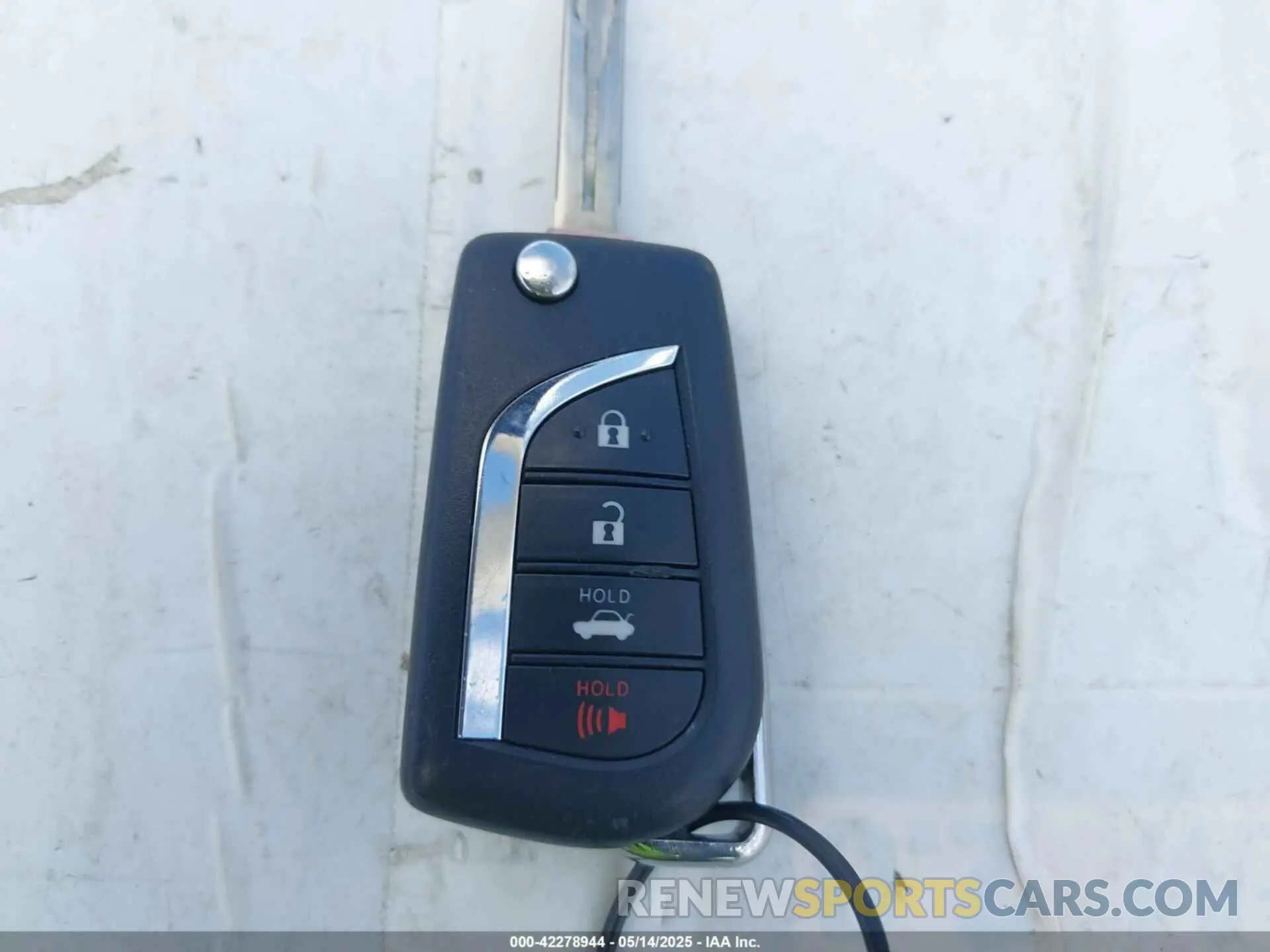 11 fotografías del automóvil dañado 5YFEPMAE3NP341697 TOYOTA COROLLA 2022