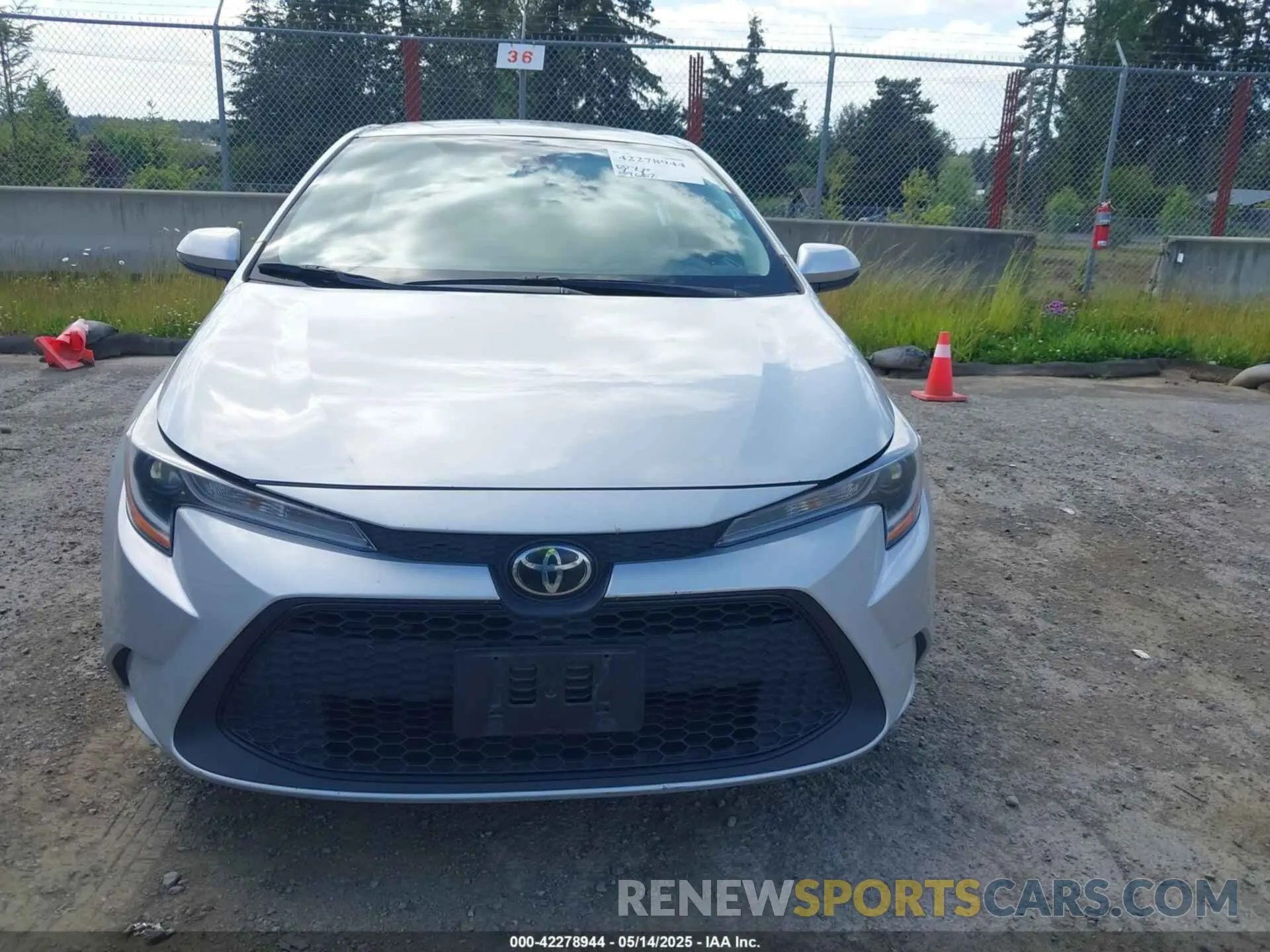 12 fotografías del automóvil dañado 5YFEPMAE3NP341697 TOYOTA COROLLA 2022