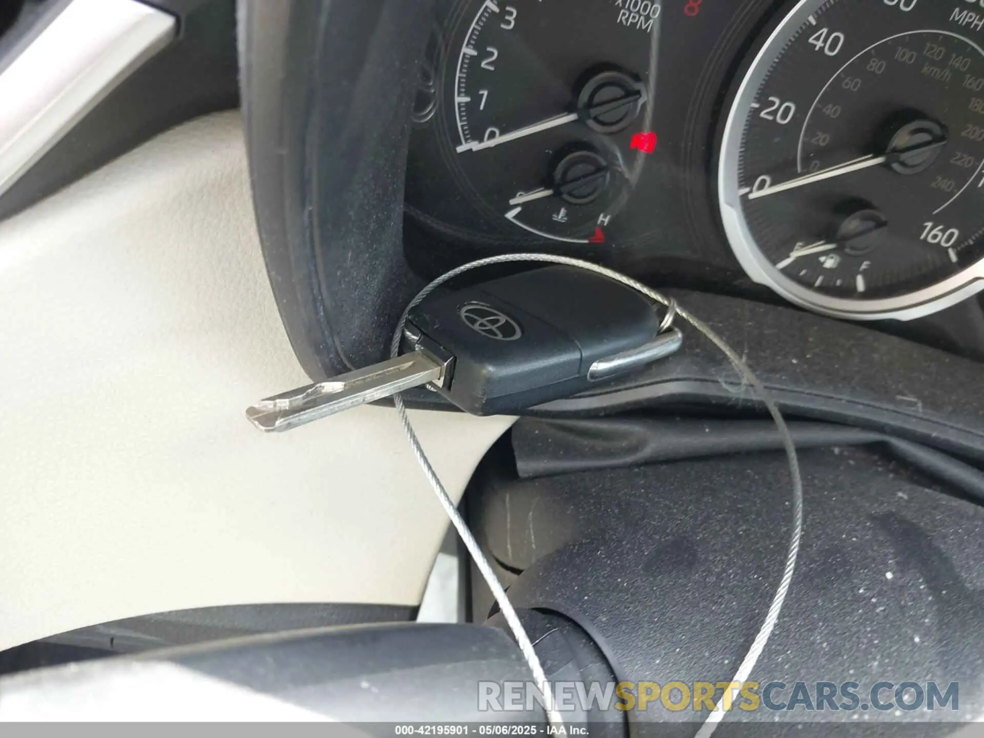 11 fotografías del automóvil dañado 5YFEPMAE3NP356037 TOYOTA COROLLA 2022