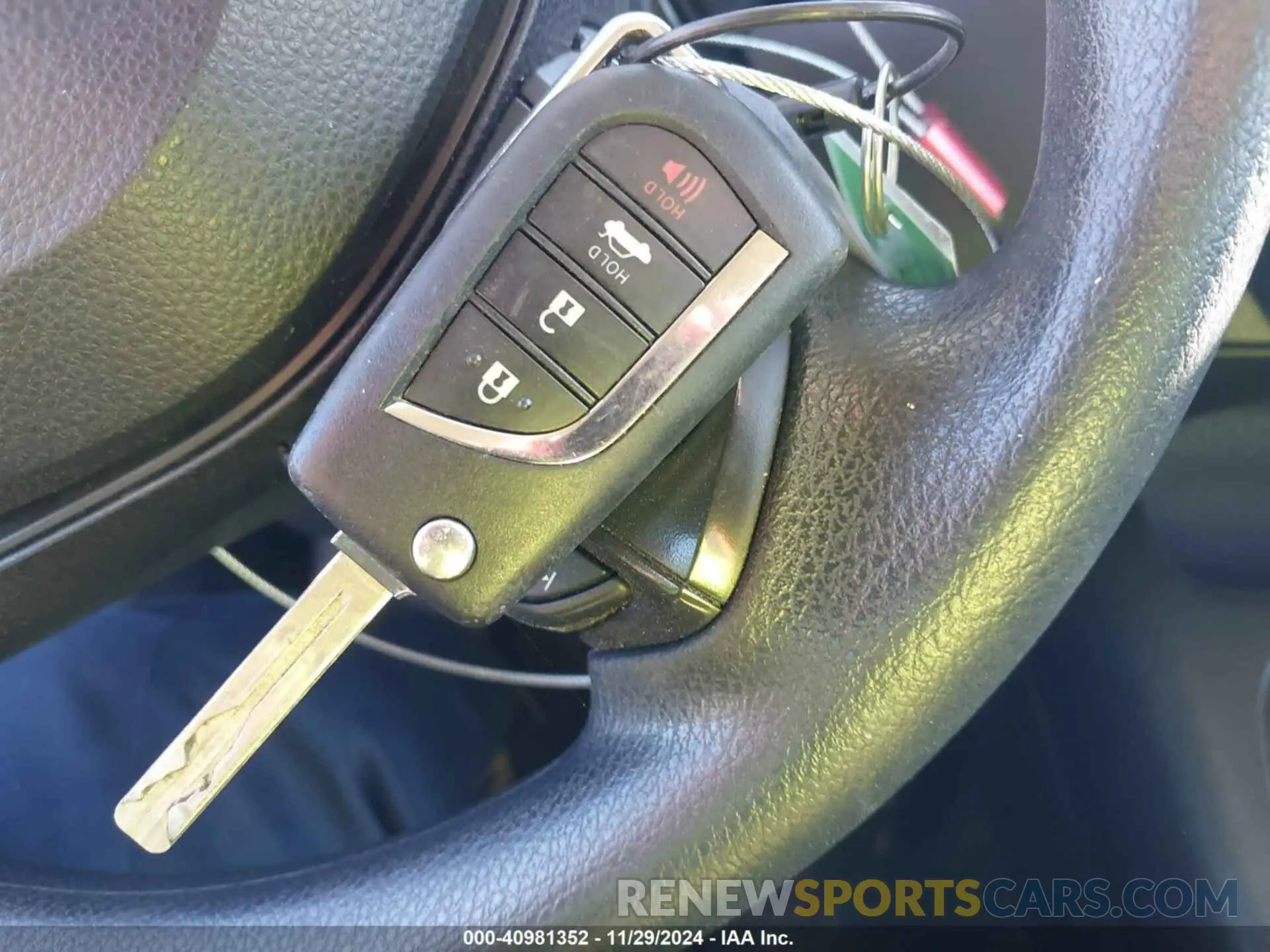 11 fotografías del automóvil dañado 5YFEPMAE3NP358726 TOYOTA COROLLA 2022
