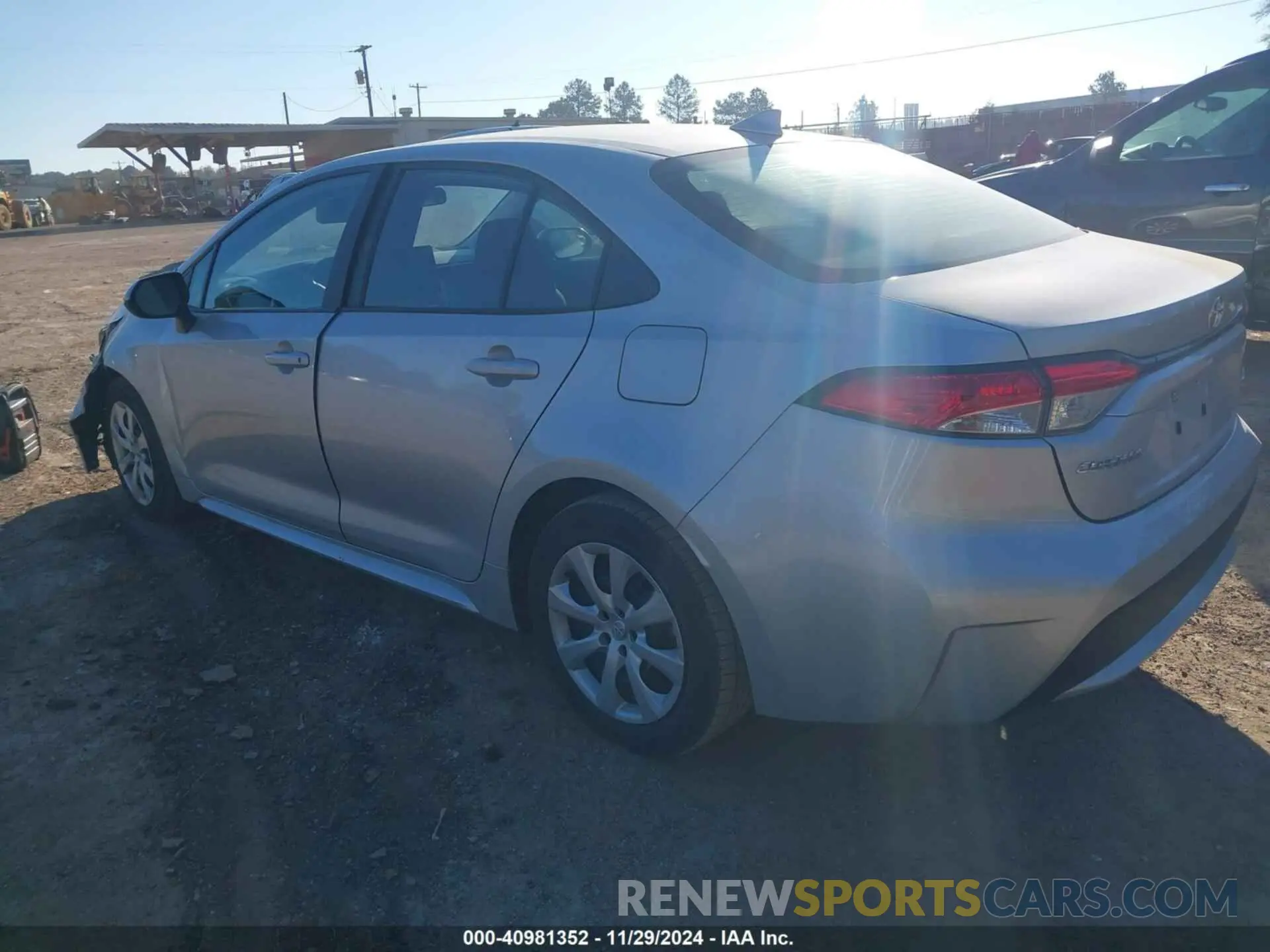 3 fotografías del automóvil dañado 5YFEPMAE3NP358726 TOYOTA COROLLA 2022