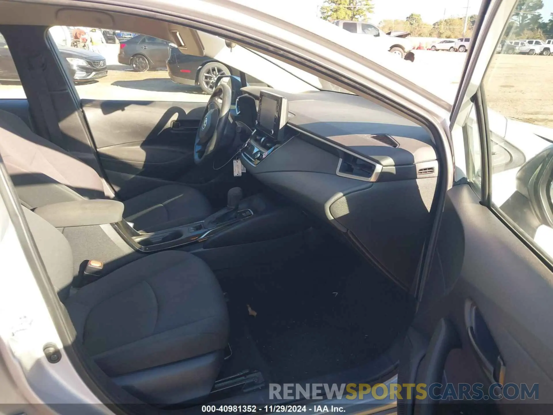 5 fotografías del automóvil dañado 5YFEPMAE3NP358726 TOYOTA COROLLA 2022