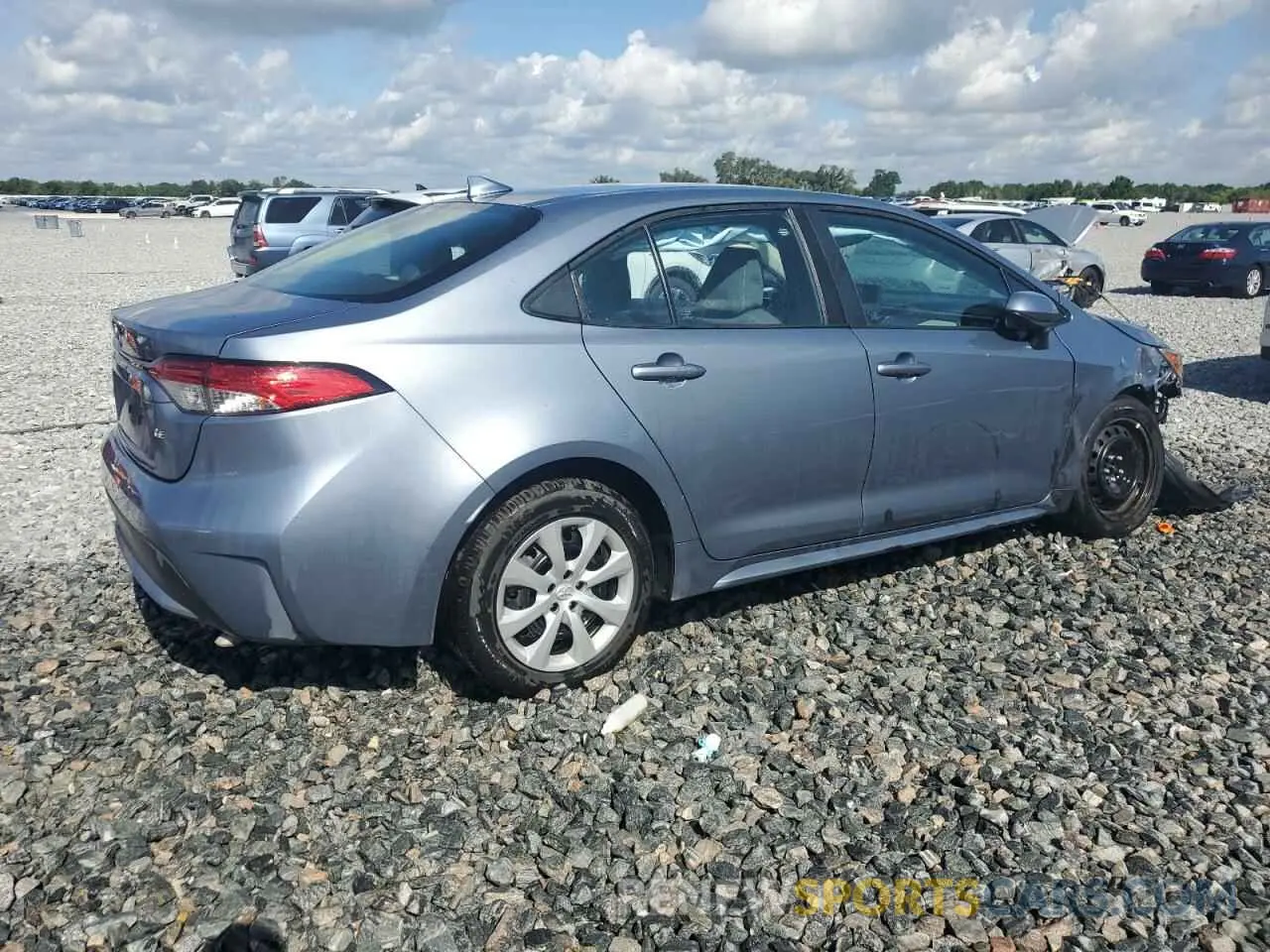3 fotografías del automóvil dañado 5YFEPMAE3NP367460 TOYOTA COROLLA 2022
