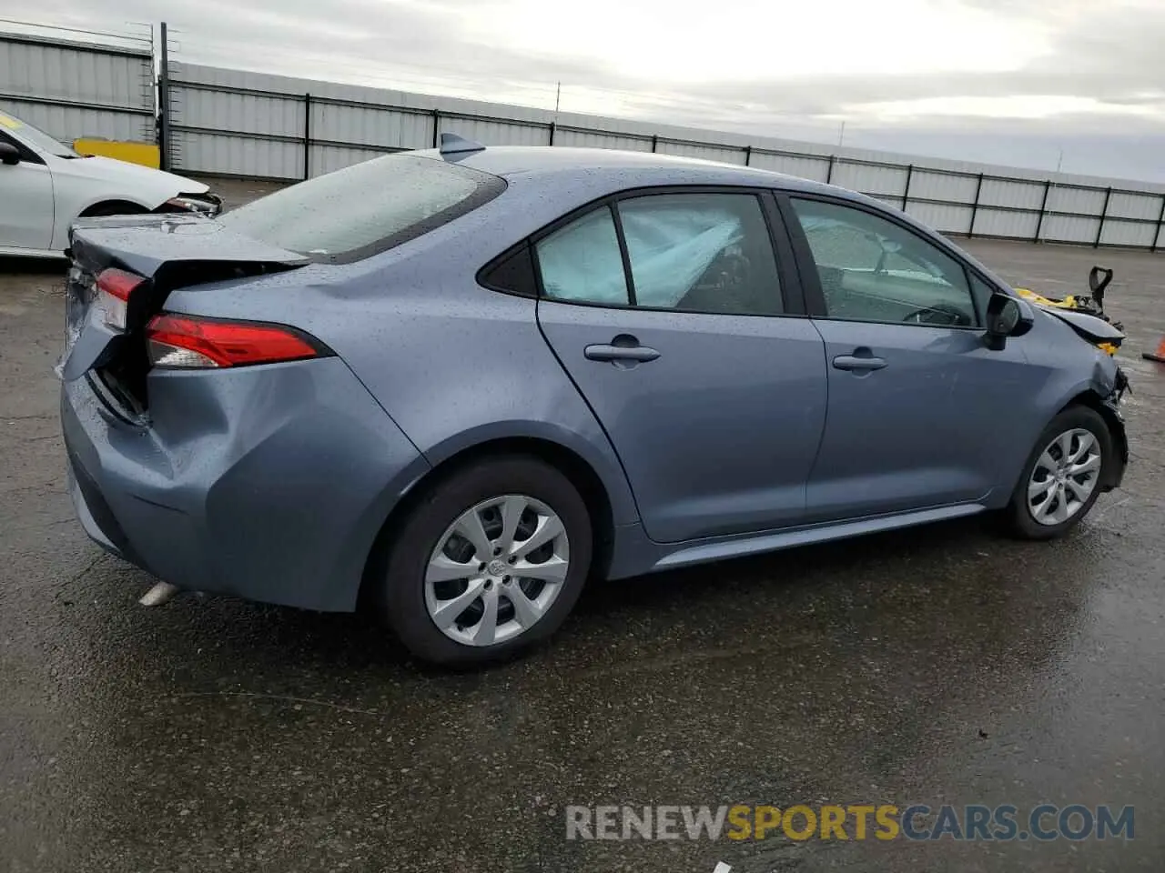 3 fotografías del automóvil dañado 5YFEPMAE3NP369497 TOYOTA COROLLA 2022