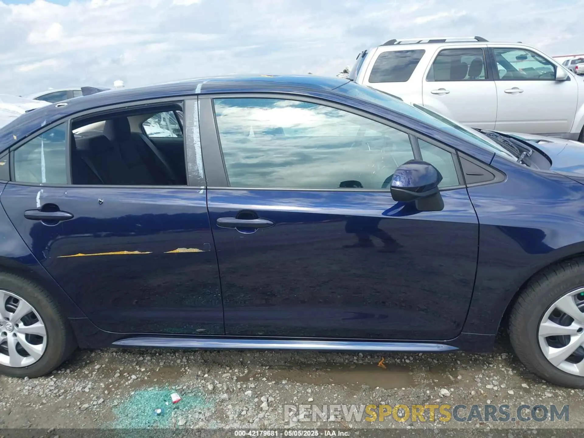 13 fotografías del automóvil dañado 5YFEPMAE3NP371086 TOYOTA COROLLA 2022