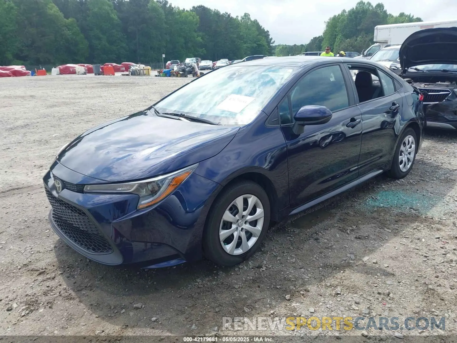 2 fotografías del automóvil dañado 5YFEPMAE3NP371086 TOYOTA COROLLA 2022