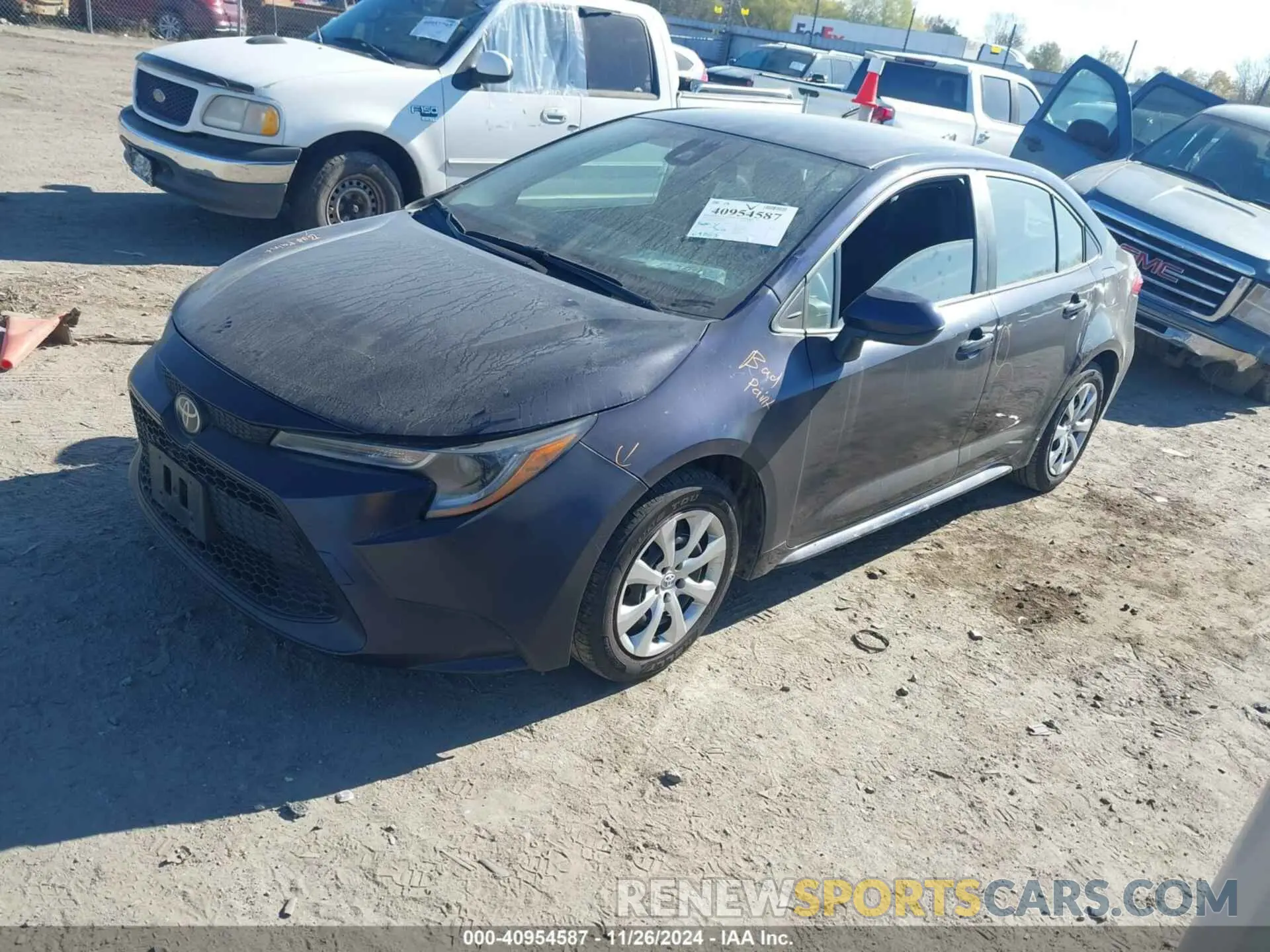 2 fotografías del automóvil dañado 5YFEPMAE3NP371783 TOYOTA COROLLA 2022