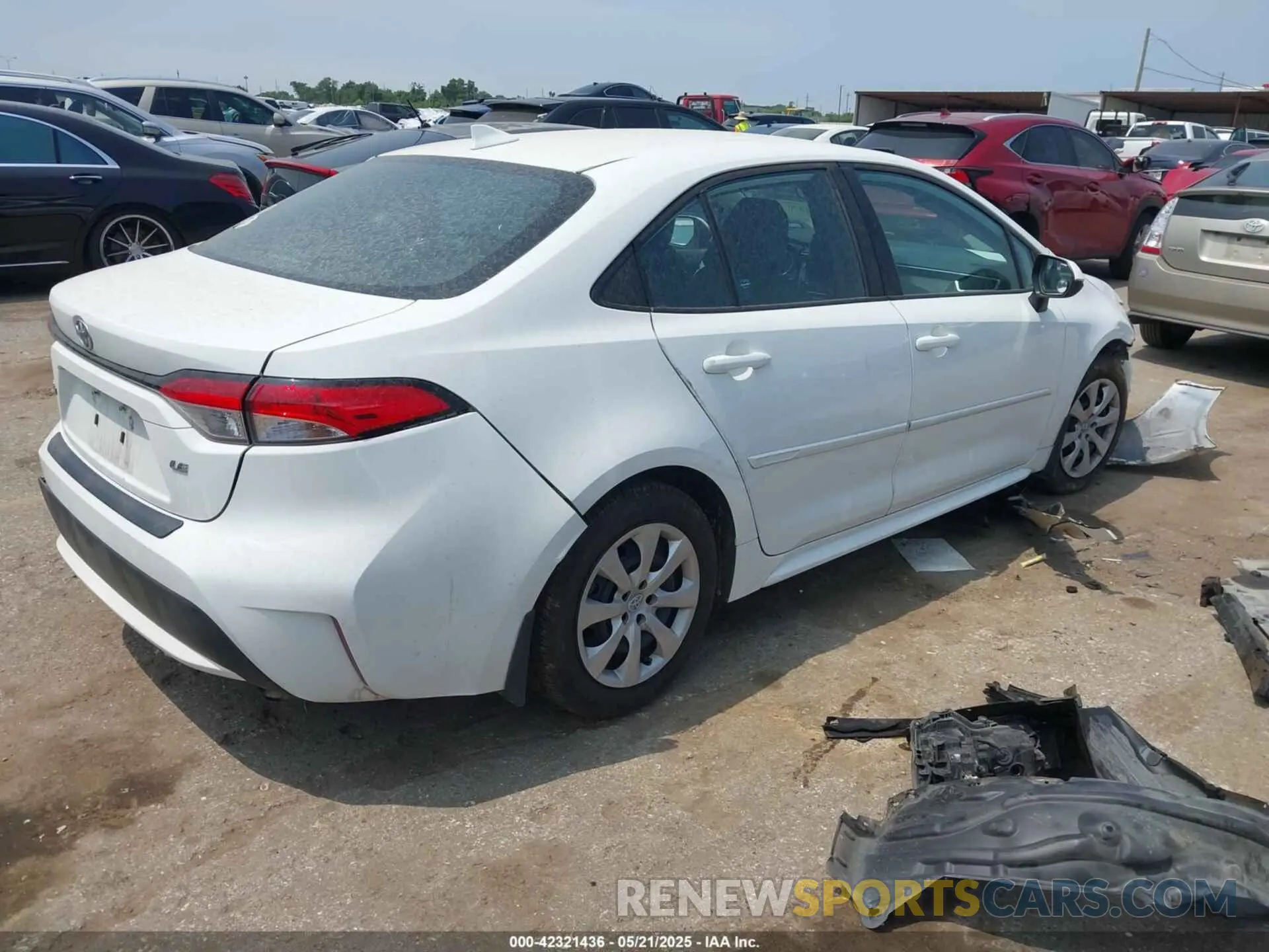 4 fotografías del automóvil dañado 5YFEPMAE4NP273409 TOYOTA COROLLA 2022