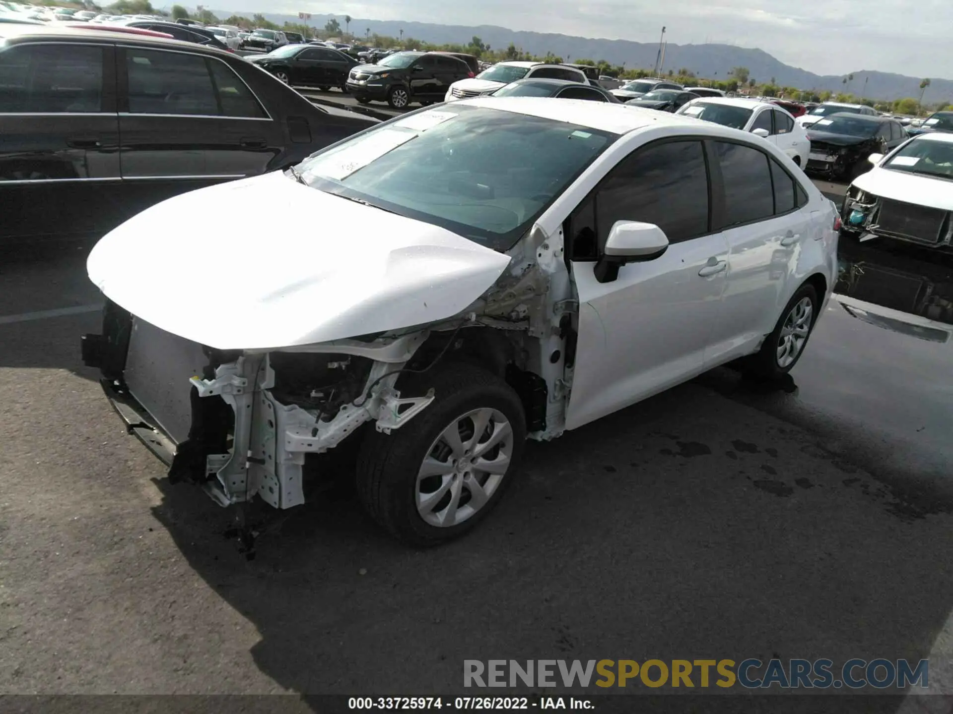 2 fotografías del automóvil dañado 5YFEPMAE4NP282644 TOYOTA COROLLA 2022