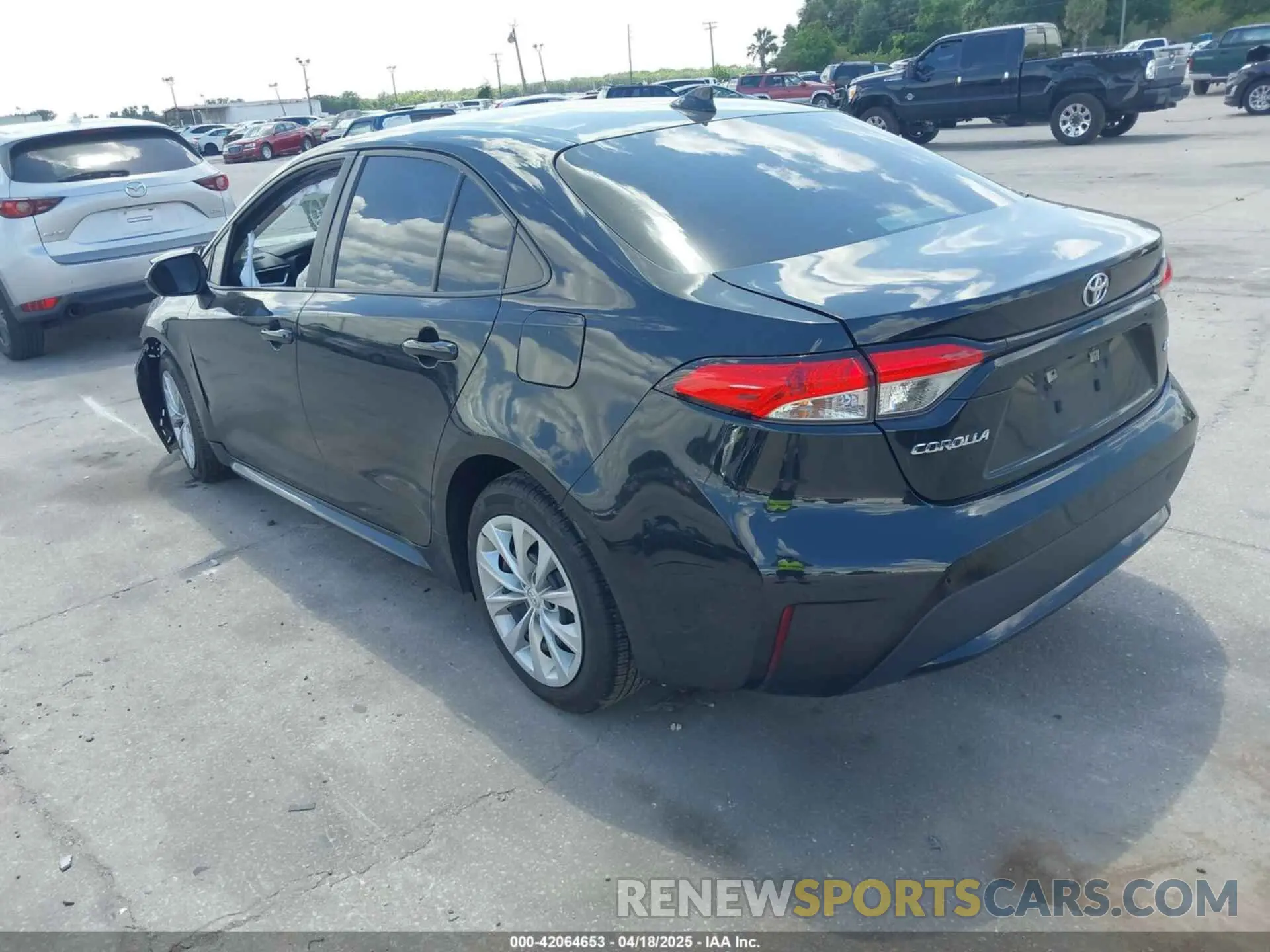 3 fotografías del automóvil dañado 5YFEPMAE4NP283342 TOYOTA COROLLA 2022