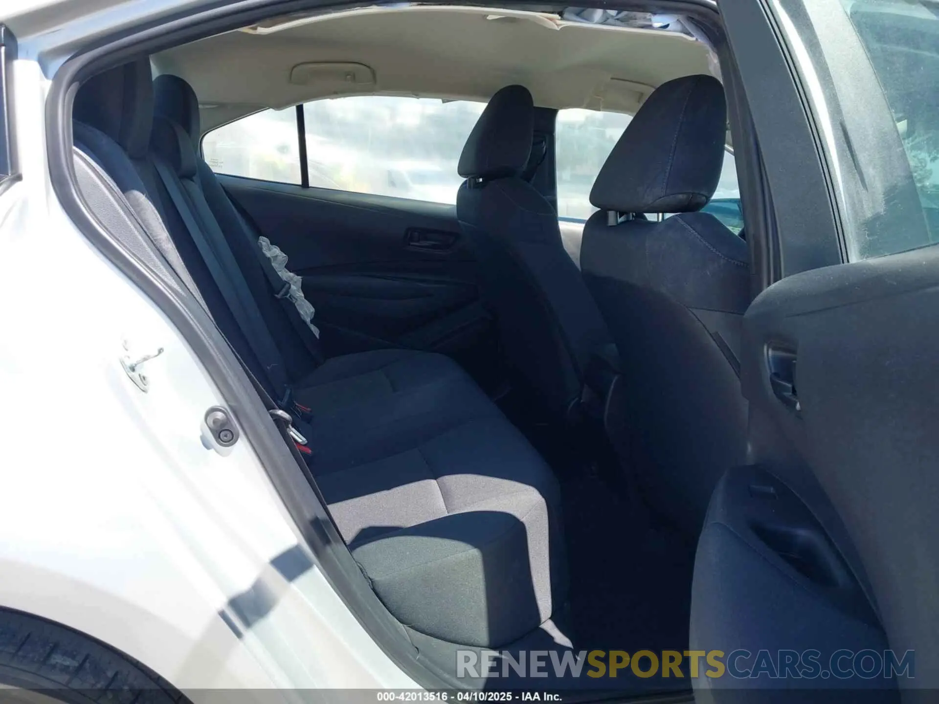 8 fotografías del automóvil dañado 5YFEPMAE4NP353356 TOYOTA COROLLA 2022