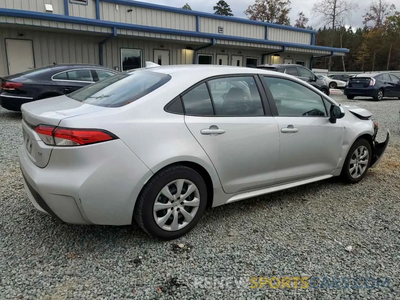 3 fotografías del automóvil dañado 5YFEPMAE4NP363711 TOYOTA COROLLA 2022