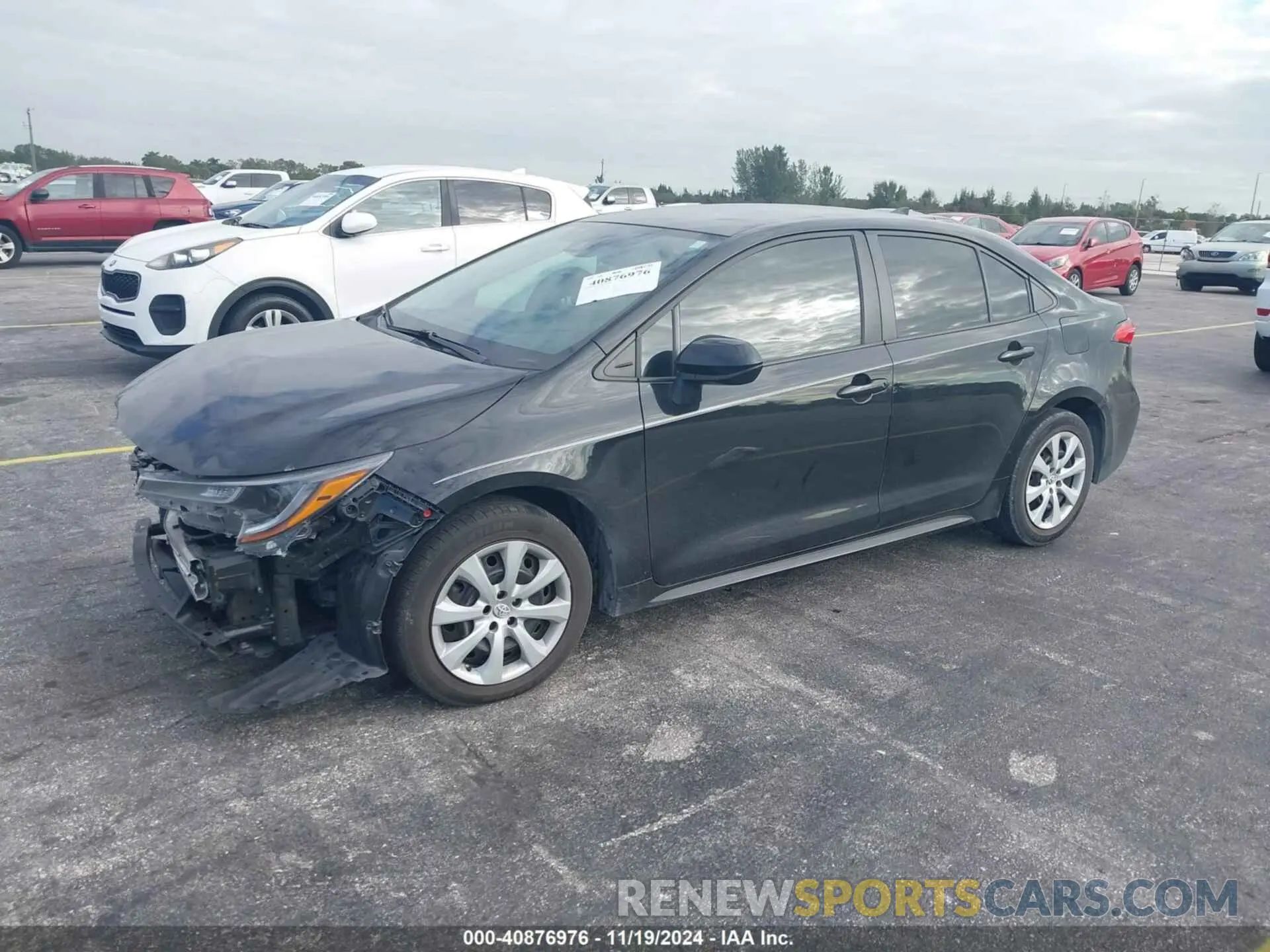 2 fotografías del automóvil dañado 5YFEPMAE4NP376331 TOYOTA COROLLA 2022