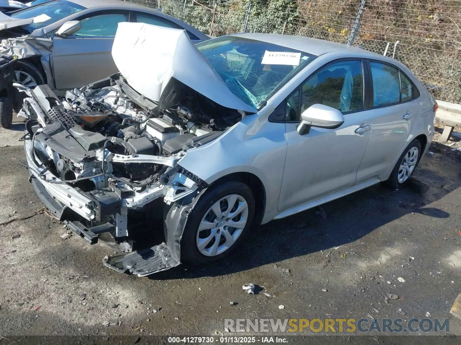 2 fotografías del automóvil dañado 5YFEPMAE4NP390620 TOYOTA COROLLA 2022
