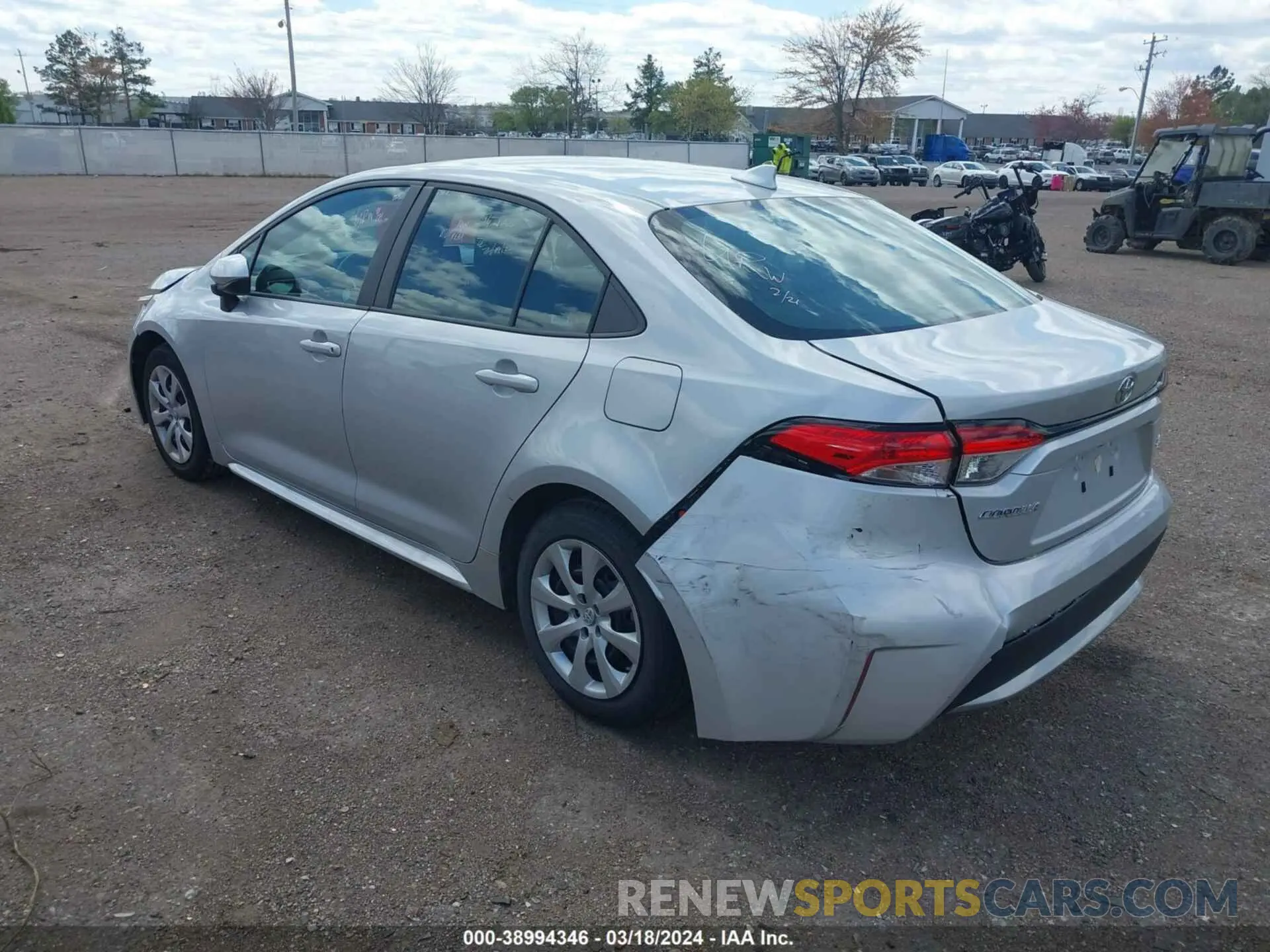 3 fotografías del automóvil dañado 5YFEPMAE5NP275296 TOYOTA COROLLA 2022