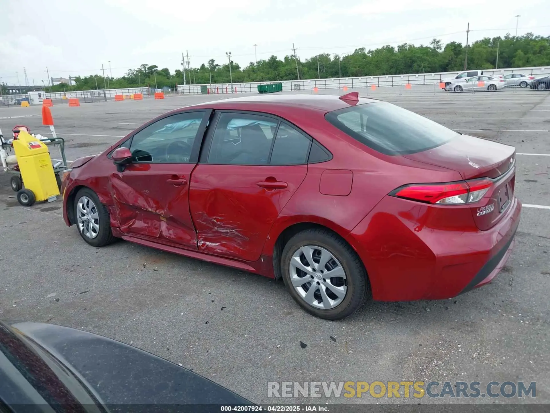 14 fotografías del automóvil dañado 5YFEPMAE5NP280465 TOYOTA COROLLA 2022