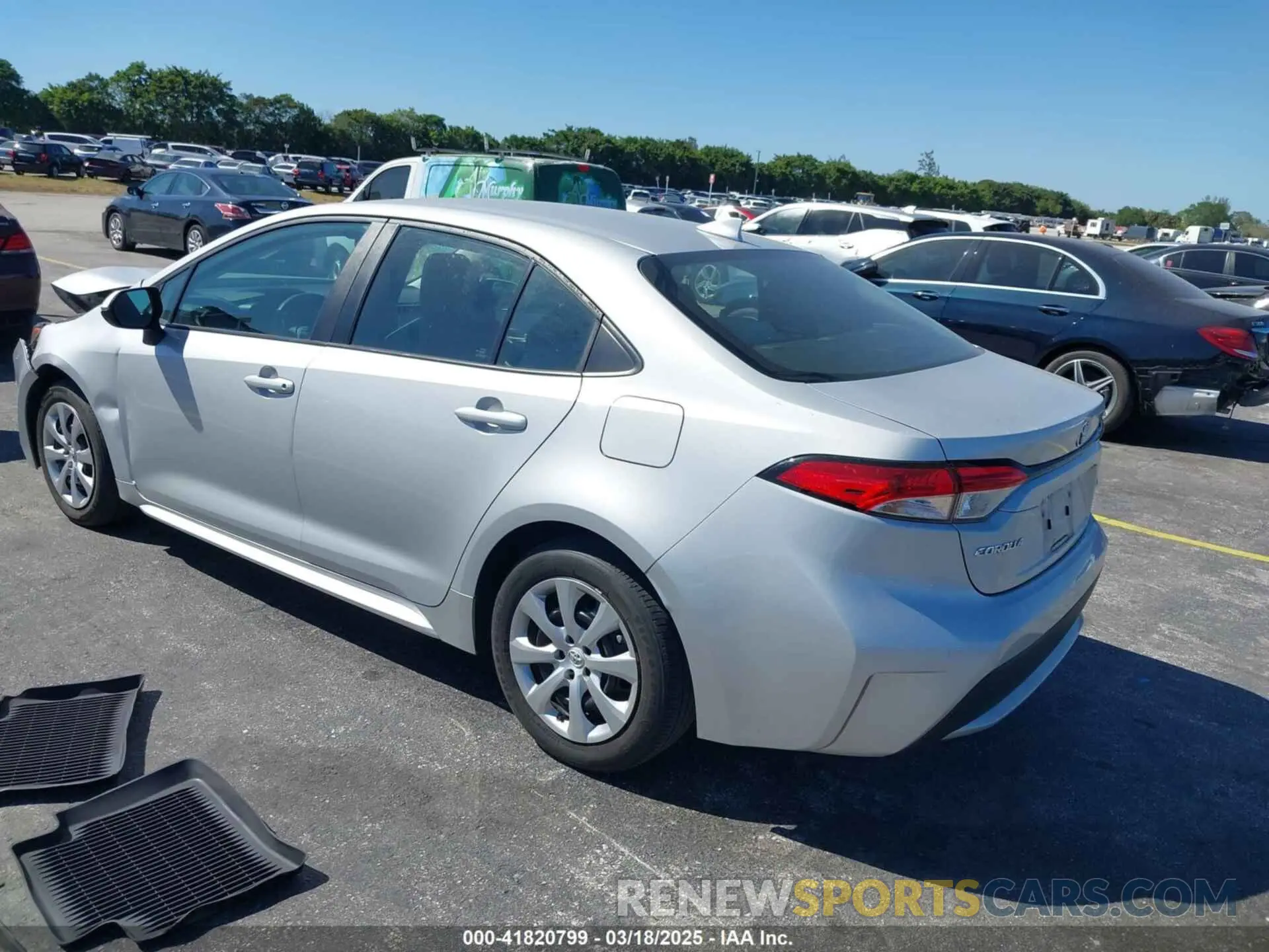 3 fotografías del automóvil dañado 5YFEPMAE5NP292471 TOYOTA COROLLA 2022