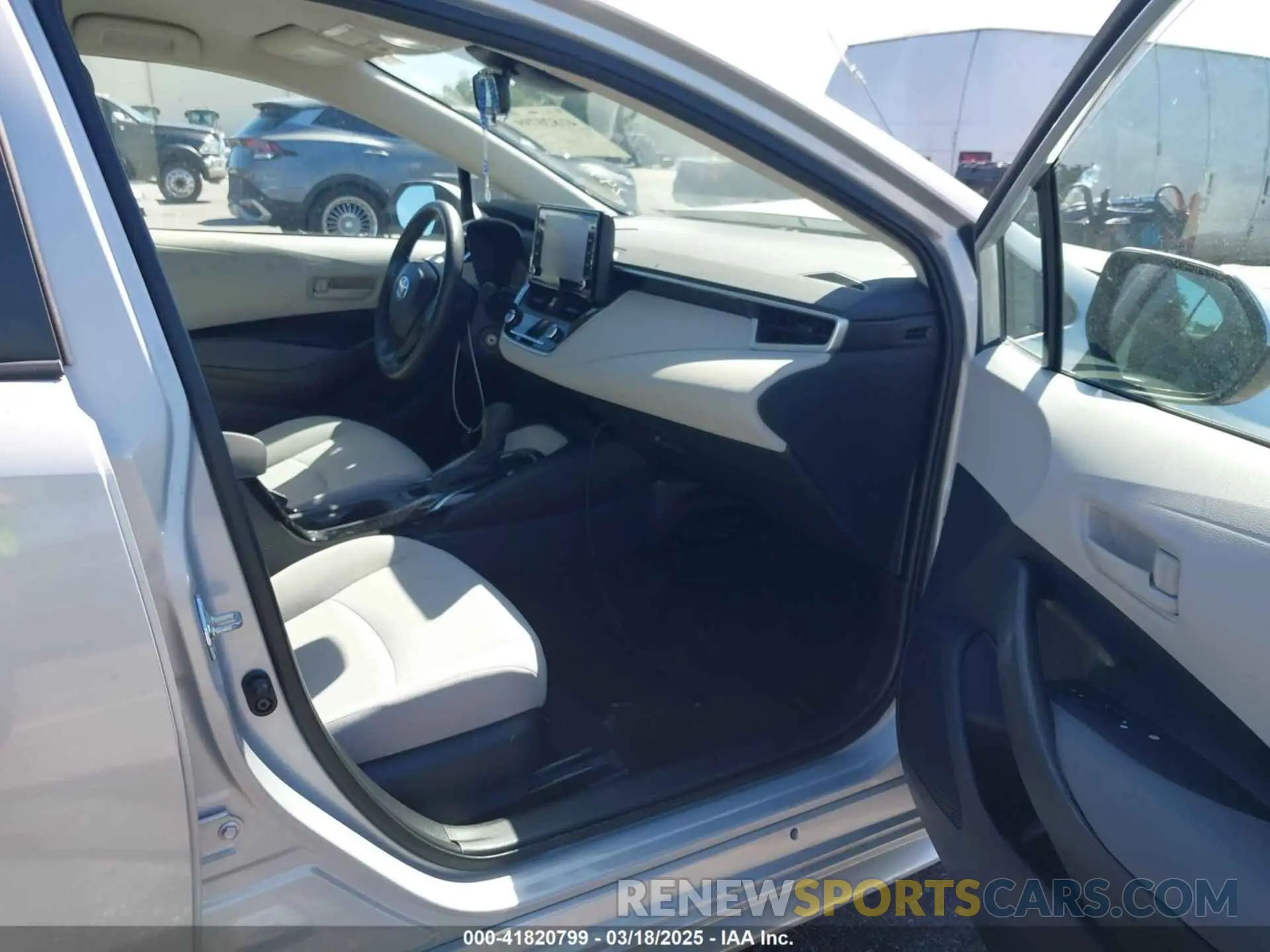 5 fotografías del automóvil dañado 5YFEPMAE5NP292471 TOYOTA COROLLA 2022