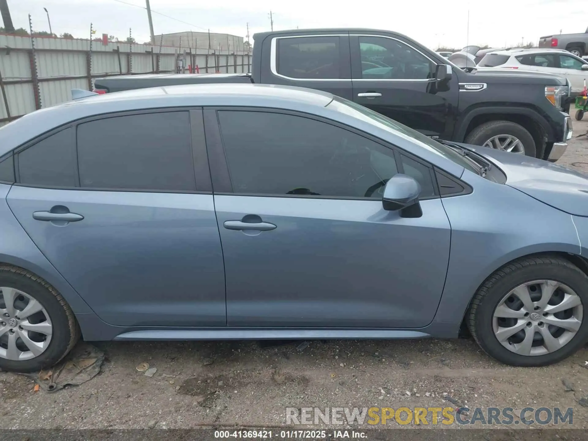 14 fotografías del automóvil dañado 5YFEPMAE5NP305347 TOYOTA COROLLA 2022