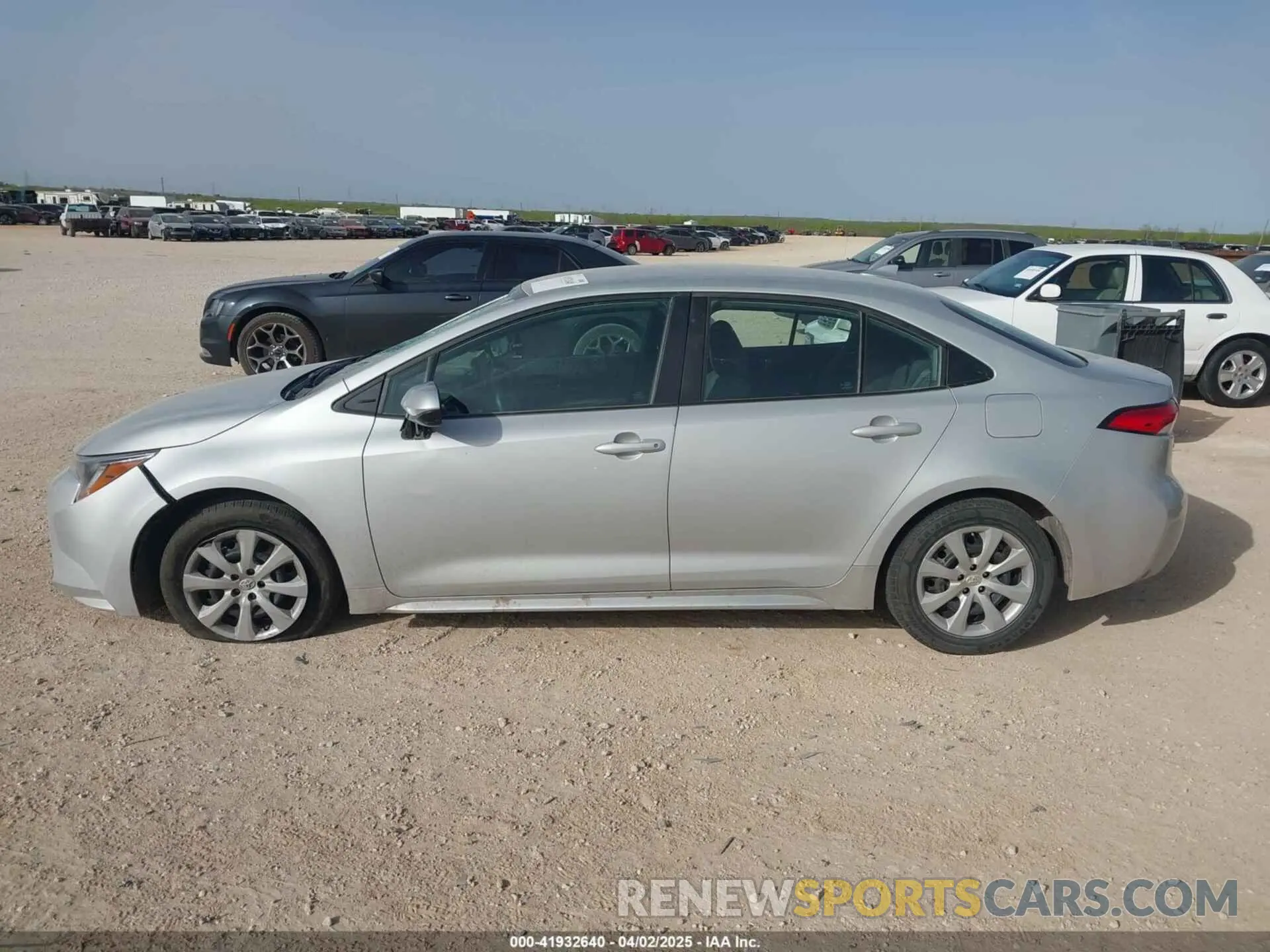 13 fotografías del automóvil dañado 5YFEPMAE5NP358937 TOYOTA COROLLA 2022