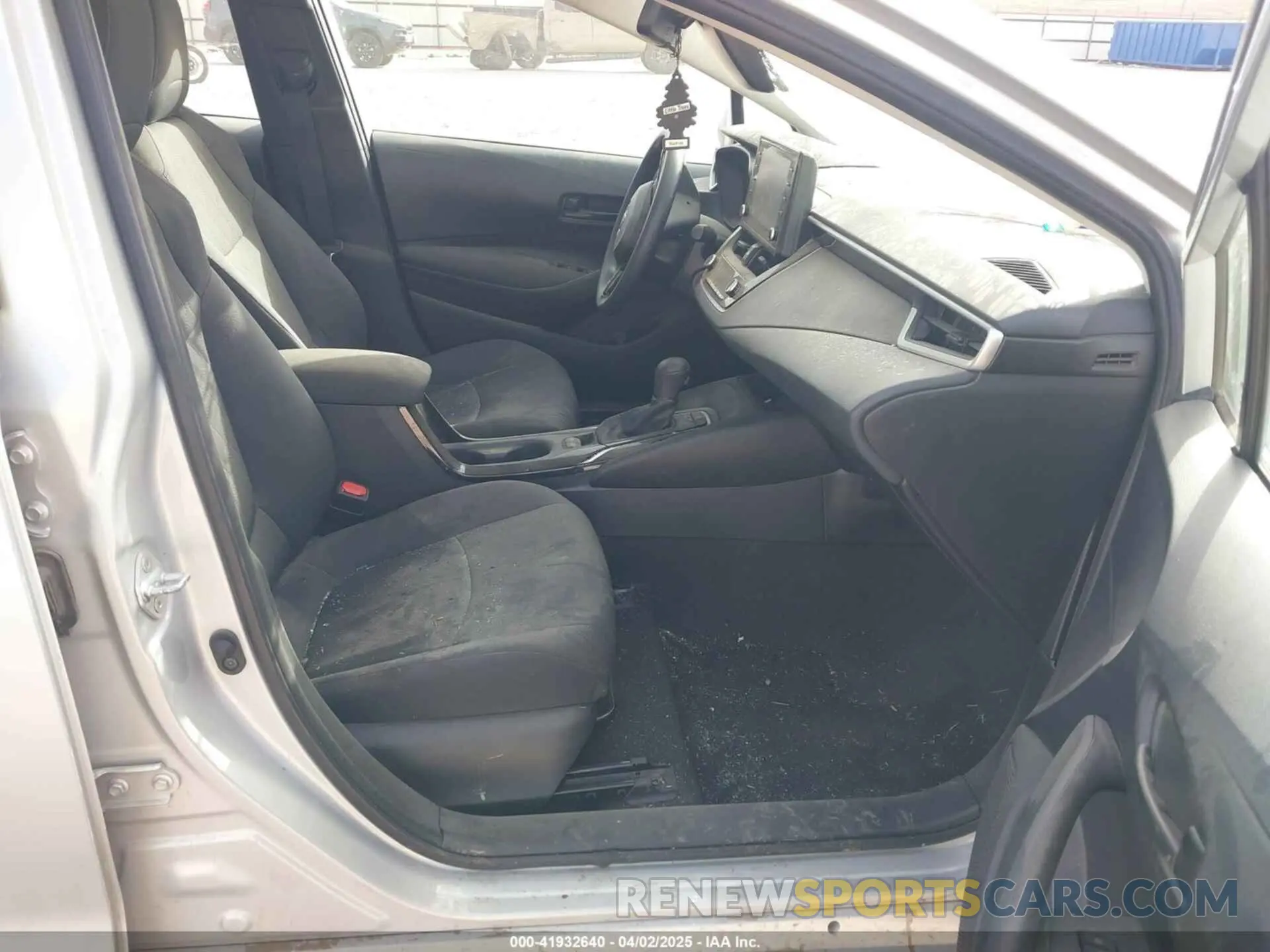 5 fotografías del automóvil dañado 5YFEPMAE5NP358937 TOYOTA COROLLA 2022