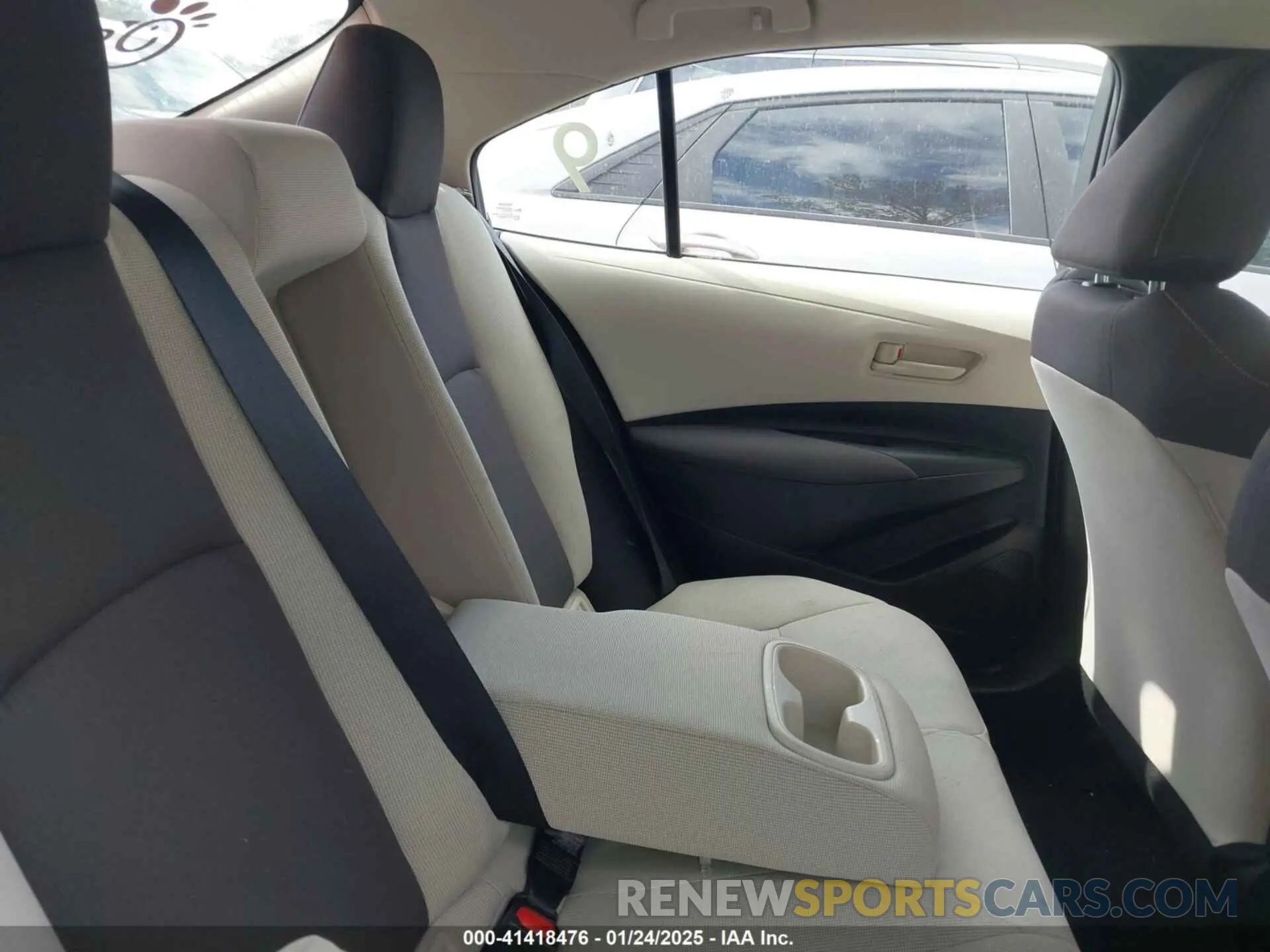 8 fotografías del automóvil dañado 5YFEPMAE5NP360770 TOYOTA COROLLA 2022