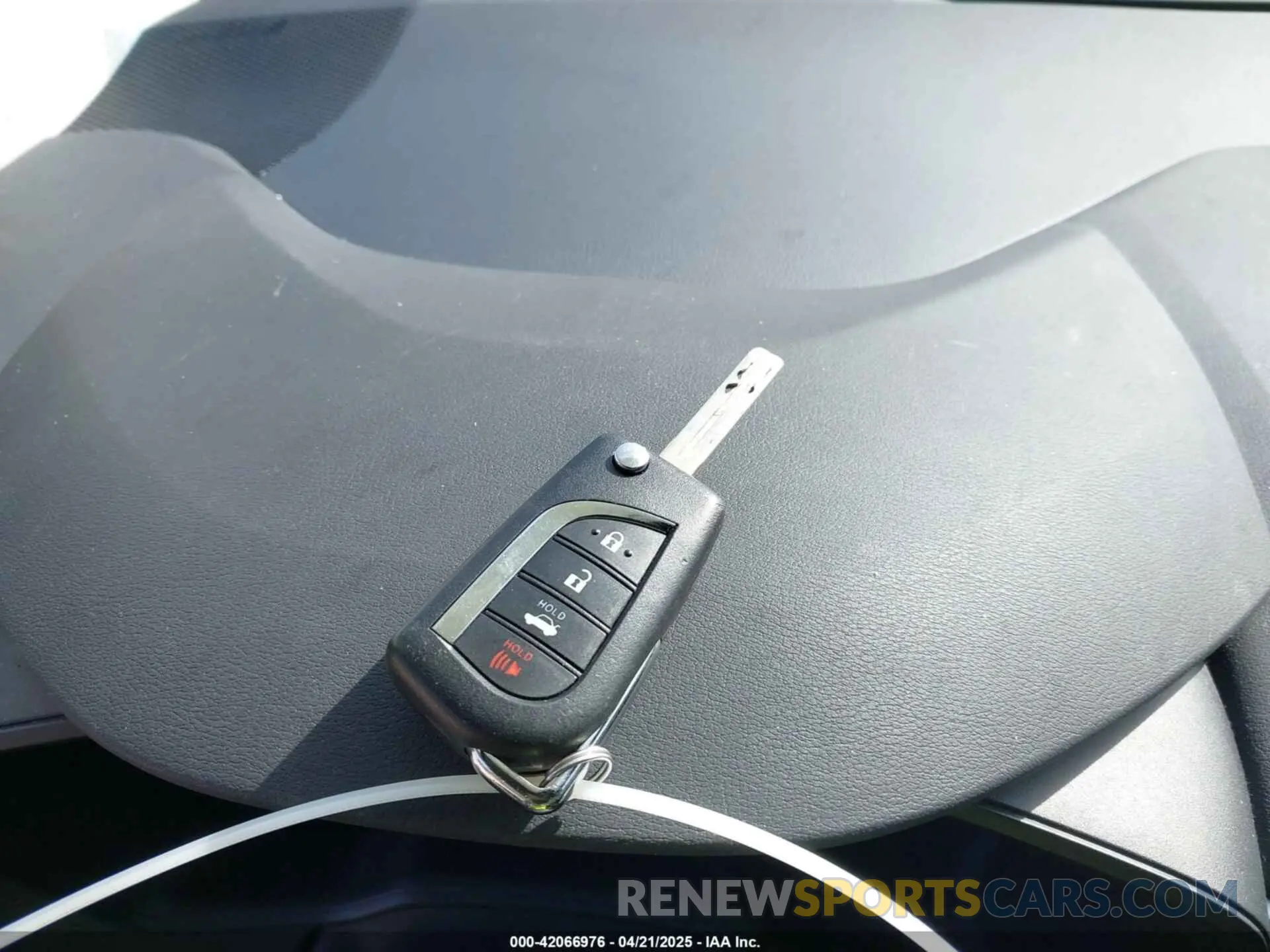 11 fotografías del automóvil dañado 5YFEPMAE5NP362745 TOYOTA COROLLA 2022