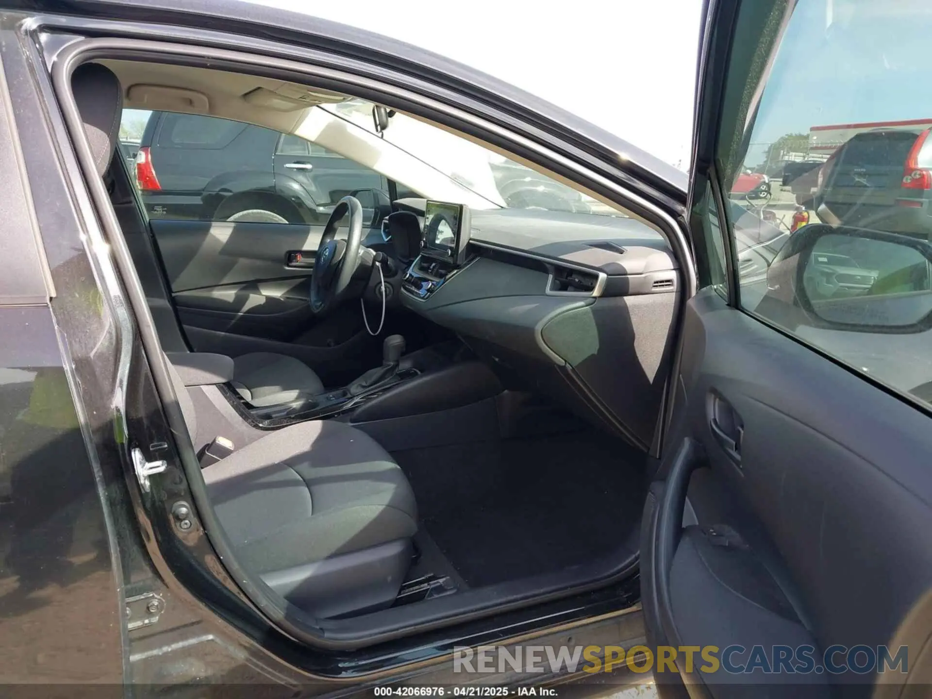 5 fotografías del automóvil dañado 5YFEPMAE5NP362745 TOYOTA COROLLA 2022