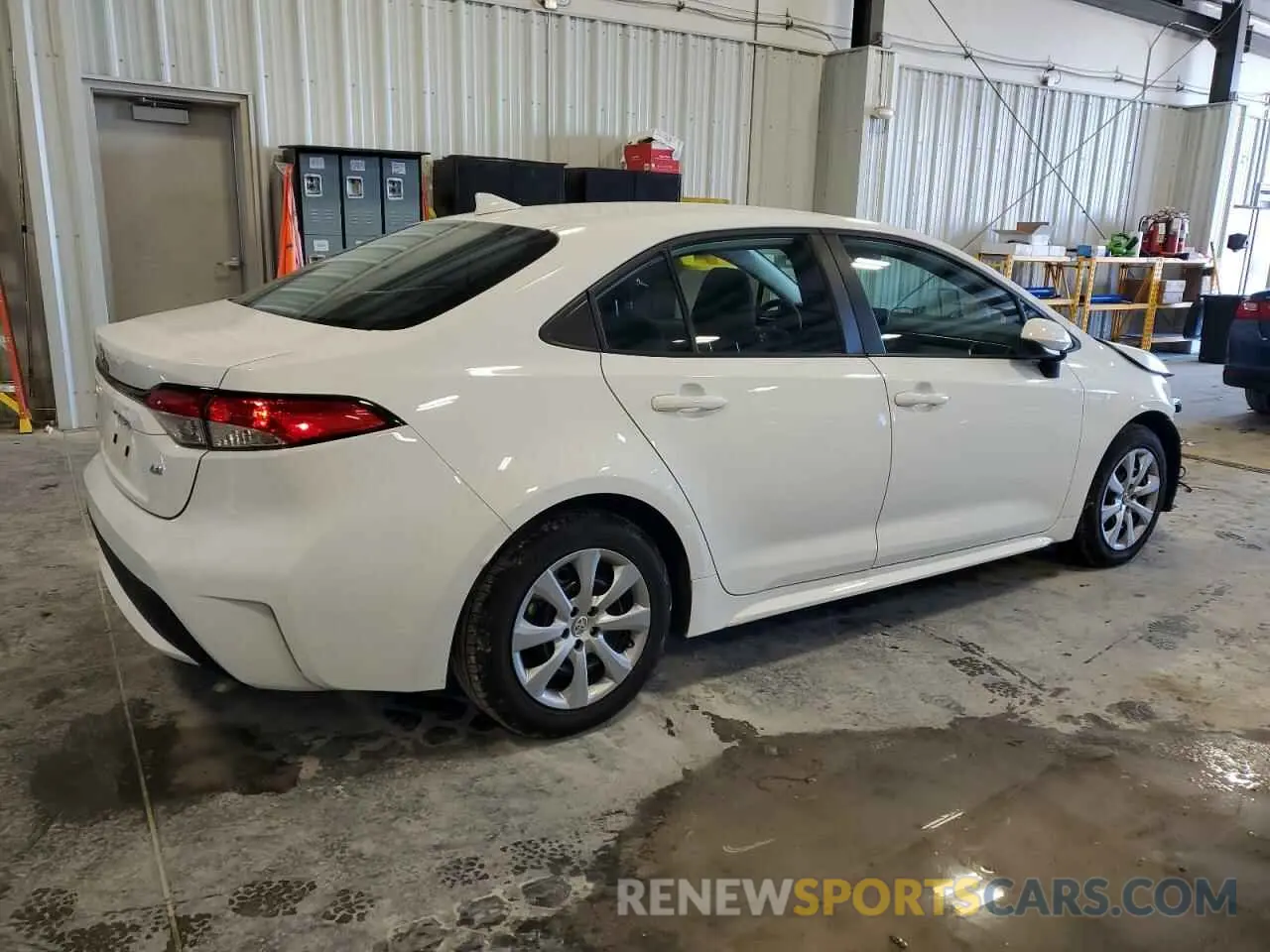 3 fotografías del automóvil dañado 5YFEPMAE5NP381182 TOYOTA COROLLA 2022