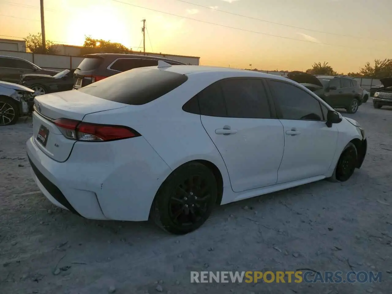 3 fotografías del automóvil dañado 5YFEPMAE6NP279227 TOYOTA COROLLA 2022