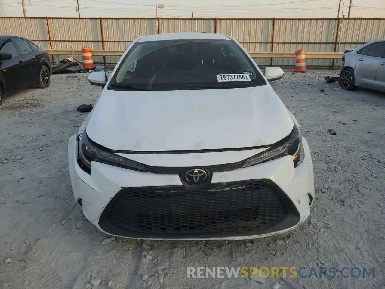 5 fotografías del automóvil dañado 5YFEPMAE6NP279227 TOYOTA COROLLA 2022