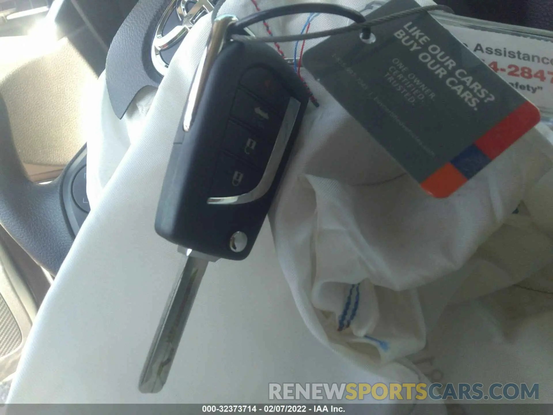 11 fotografías del automóvil dañado 5YFEPMAE6NP296092 TOYOTA COROLLA 2022