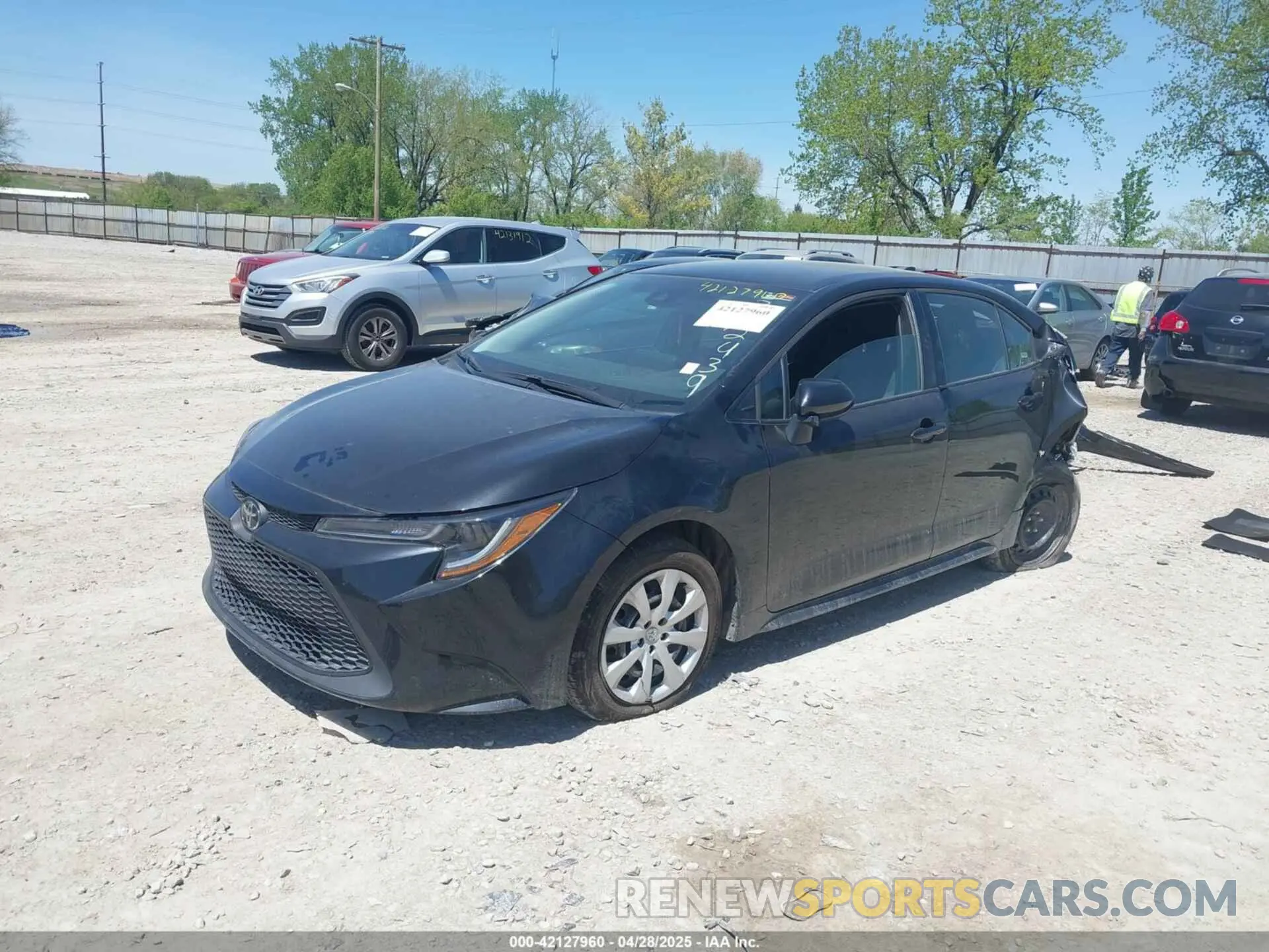 2 fotografías del automóvil dañado 5YFEPMAE6NP302439 TOYOTA COROLLA 2022