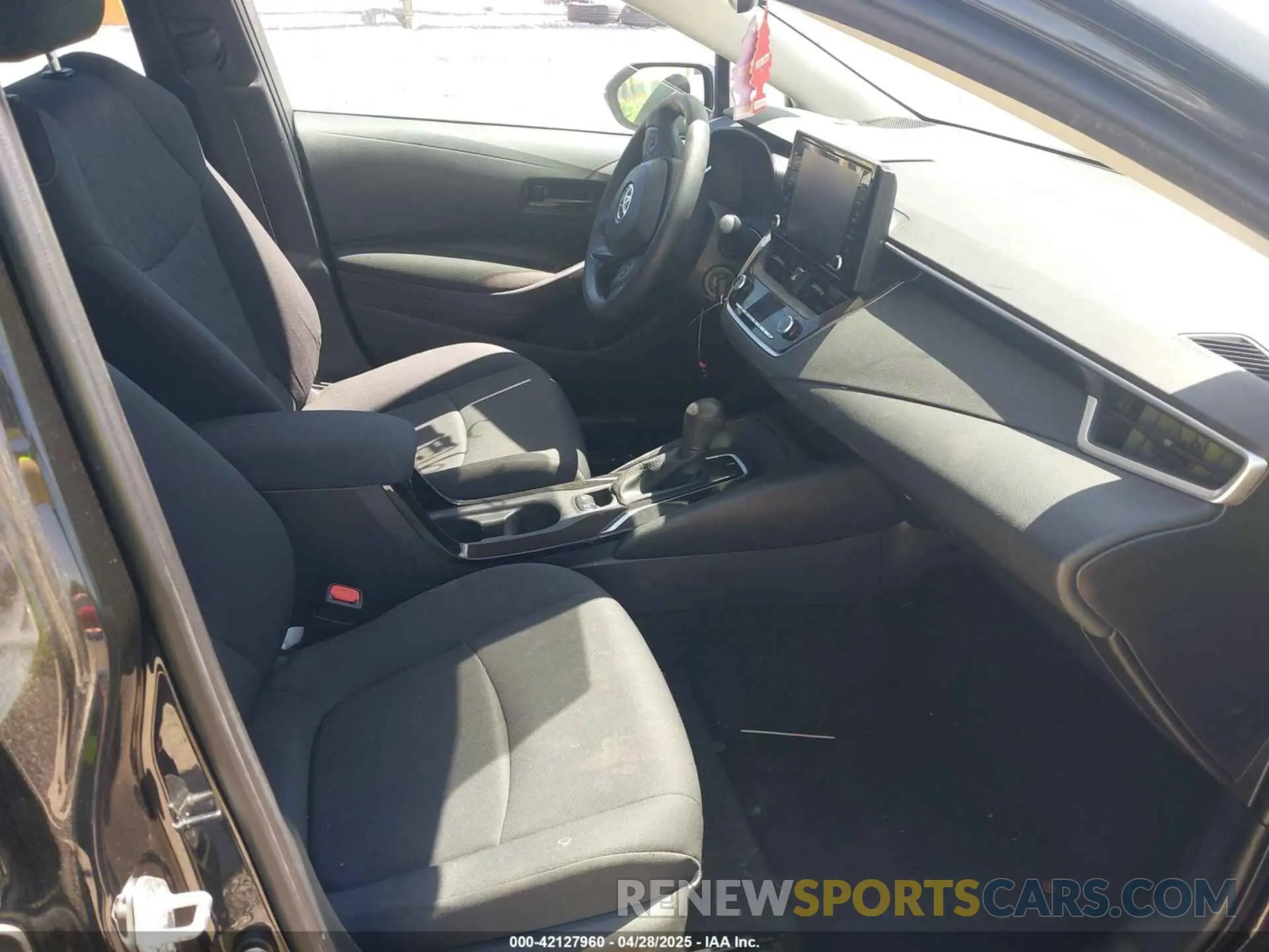 5 fotografías del automóvil dañado 5YFEPMAE6NP302439 TOYOTA COROLLA 2022